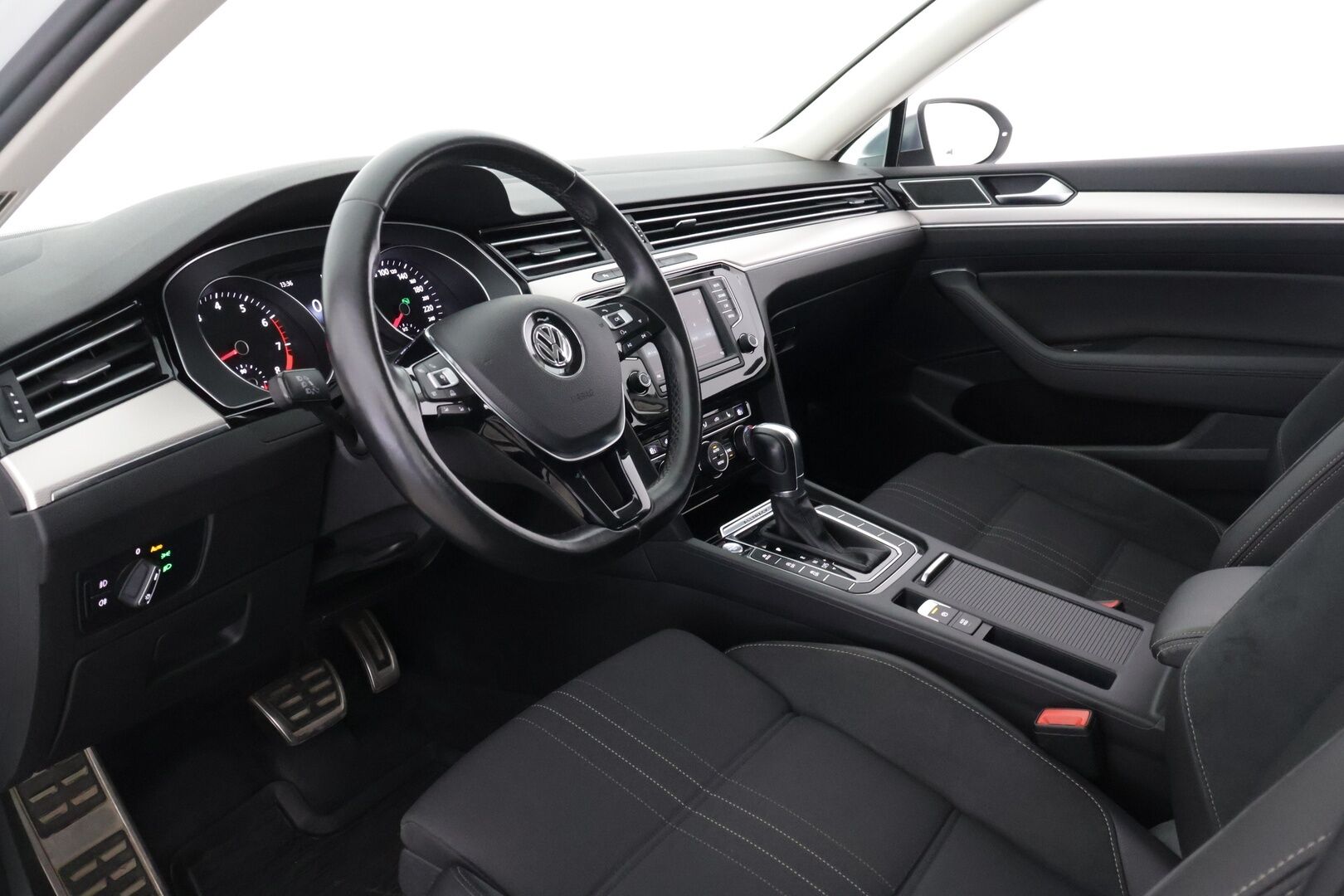 Volkswagen Passat 2016 Variant Alltrack 2,0 TSI 162 kW (220 hv) 4MOTION DSG *Adapt. Vakkari / Koukku / Webasto / P. Kamera / Ergoistuin* - Talvivarusteet / 2x renkaat ja vanteet / - HULLUT JOULUT KORKOTARJOUS 2,49% 