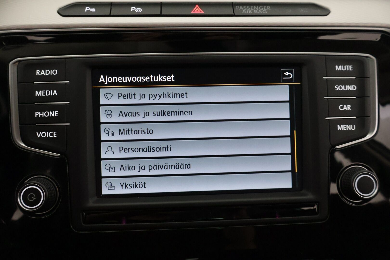 Volkswagen Passat 2016 Variant Alltrack 2,0 TSI 162 kW (220 hv) 4MOTION DSG *Adapt. Vakkari / Koukku / Webasto / P. Kamera / Ergoistuin* - Talvivarusteet / 2x renkaat ja vanteet / - HULLUT JOULUT KORKOTARJOUS 2,49% 