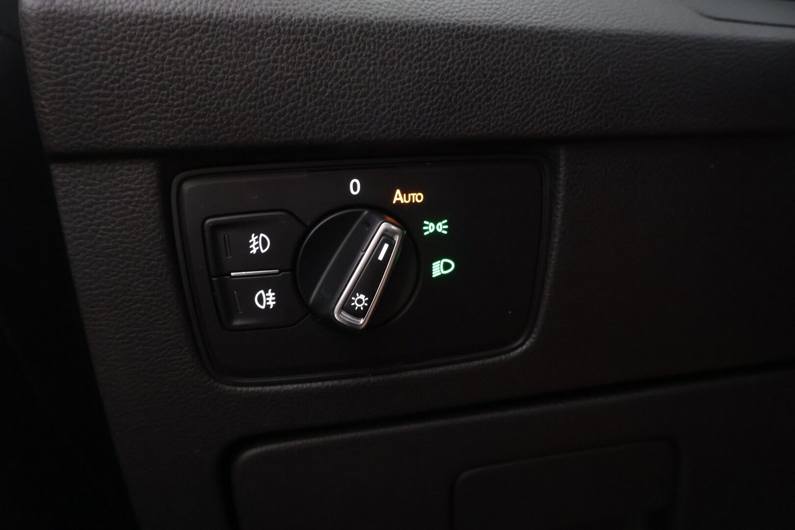 Volkswagen Passat 2016 Variant Alltrack 2,0 TSI 162 kW (220 hv) 4MOTION DSG *Adapt. Vakkari / Koukku / Webasto / P. Kamera / Ergoistuin* - Talvivarusteet / 2x renkaat ja vanteet / - HULLUT JOULUT KORKOTARJOUS 2,49% 