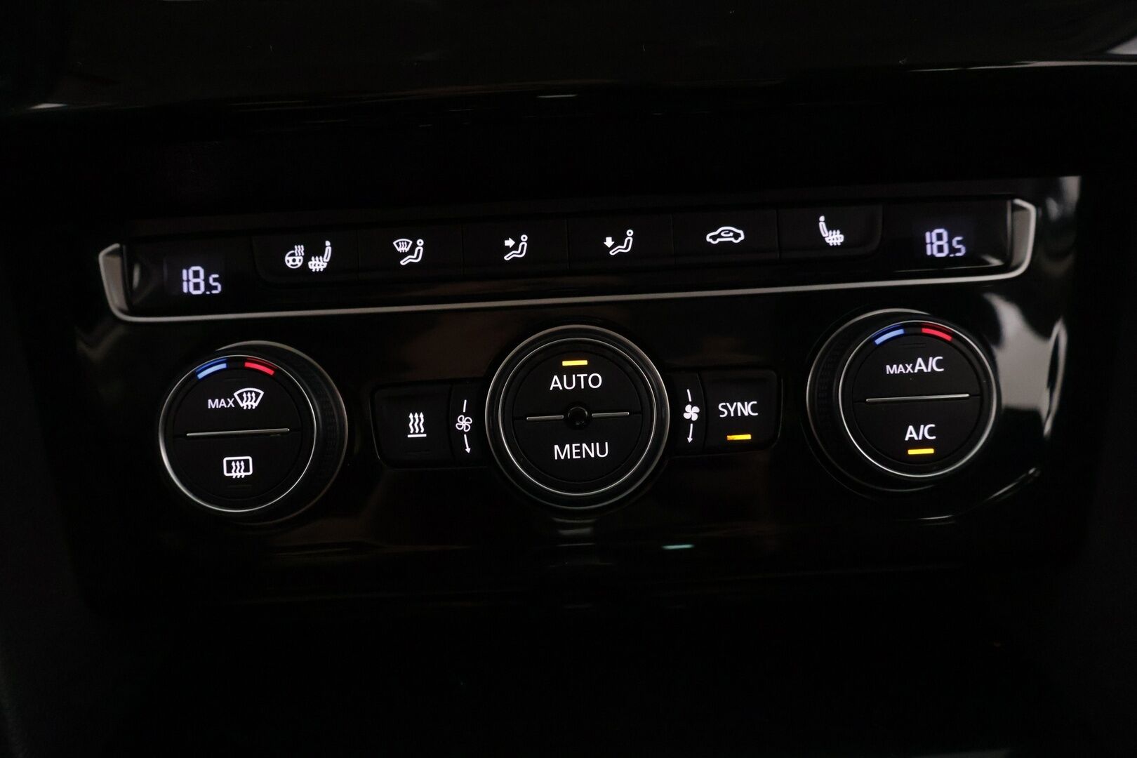 Volkswagen Passat 2016 Variant Alltrack 2,0 TSI 162 kW (220 hv) 4MOTION DSG *Adapt. Vakkari / Koukku / Webasto / P. Kamera / Ergoistuin* - *2x renkaat ja vanteet*
