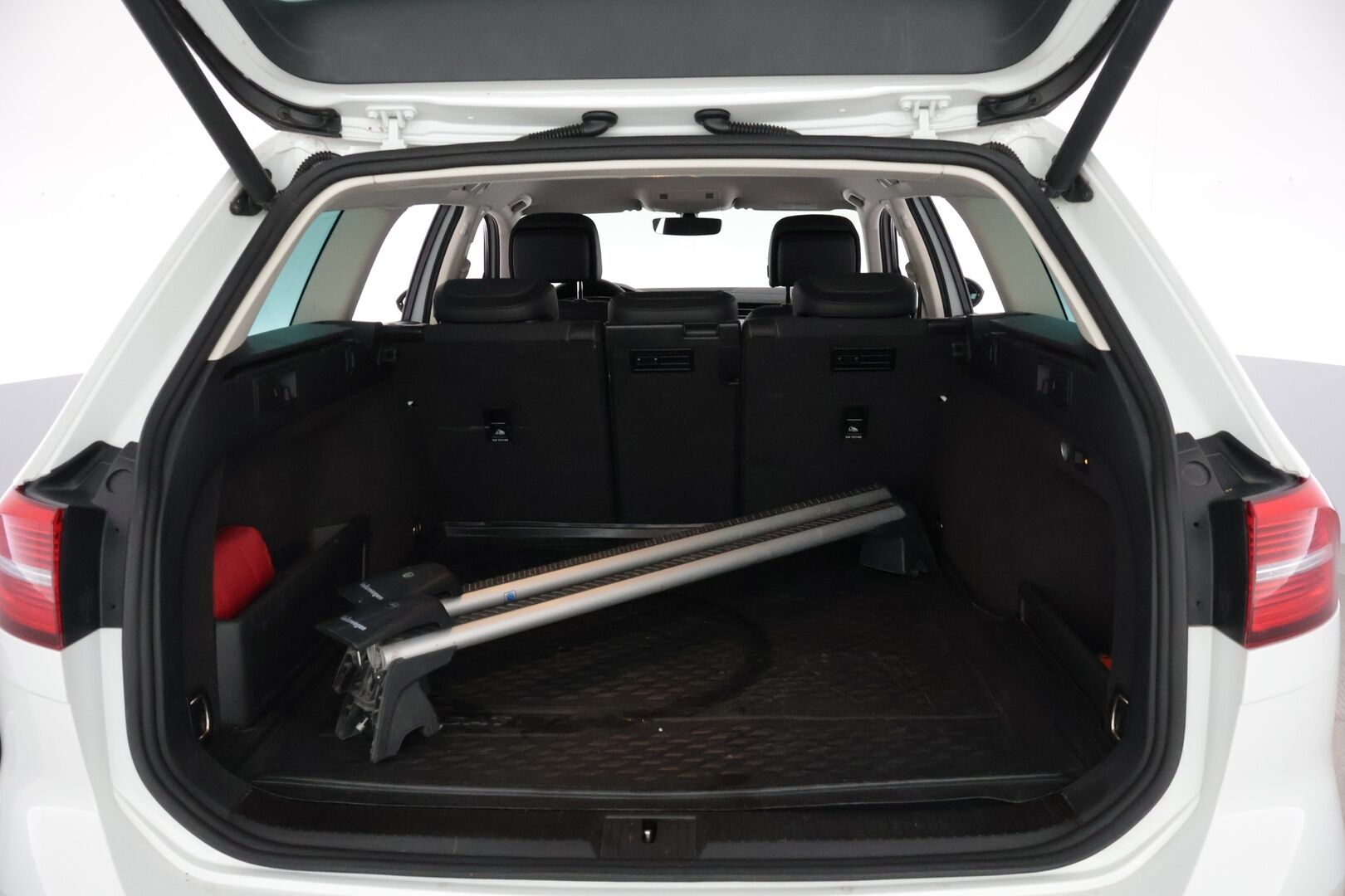 Volkswagen Passat 2016 Variant Alltrack 2,0 TSI 162 kW (220 hv) 4MOTION DSG *Adapt. Vakkari / Koukku / Webasto / P. Kamera / Ergoistuin* - *2x renkaat ja vanteet*
