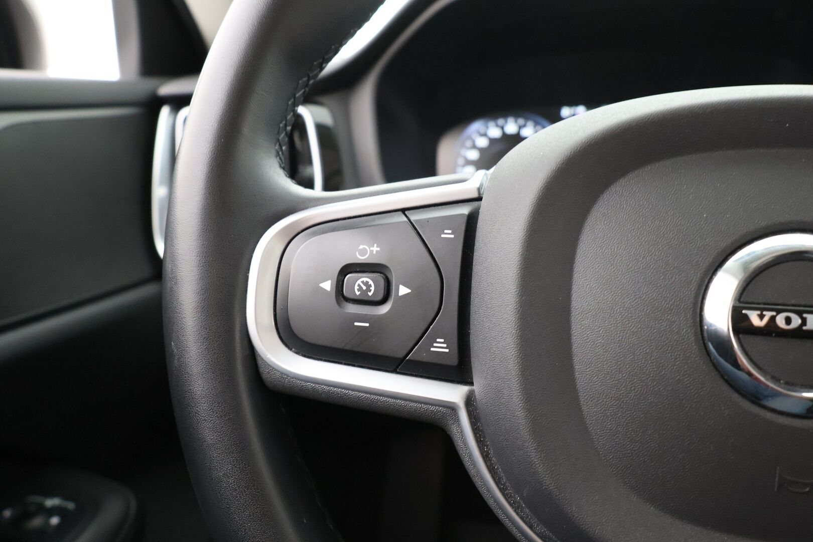 Volvo V60 2022 T6 AWD Long Range Inscription Expression aut - | ACC | Koukku | 2 OM | Navi | Keyless | Digimittaristo | Ratinlämmitin