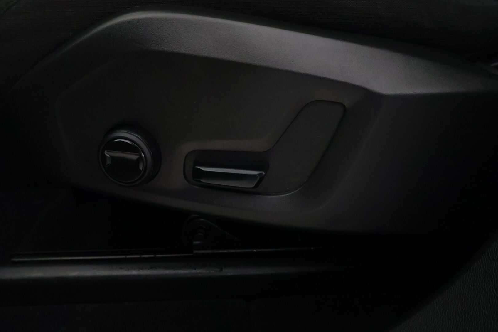 Volvo XC60 2021 T6 TwE AWD Inscription Expression aut - Webasto | Harman&Kardon | Panoraama | P-Kamera | BLIS | Sähköluukku | Juuri huollettu | Siisti!