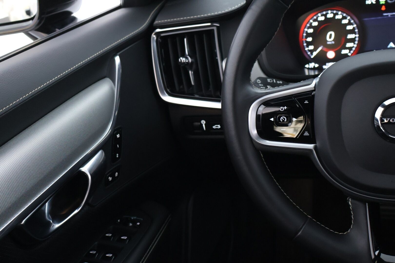 Volvo V90 2021 T8 AWD Recharge R-Design Aut Facelift - Adapt. vakkari / Webasto / Navi / Muistipenkit / Apple&Android / P.kamera