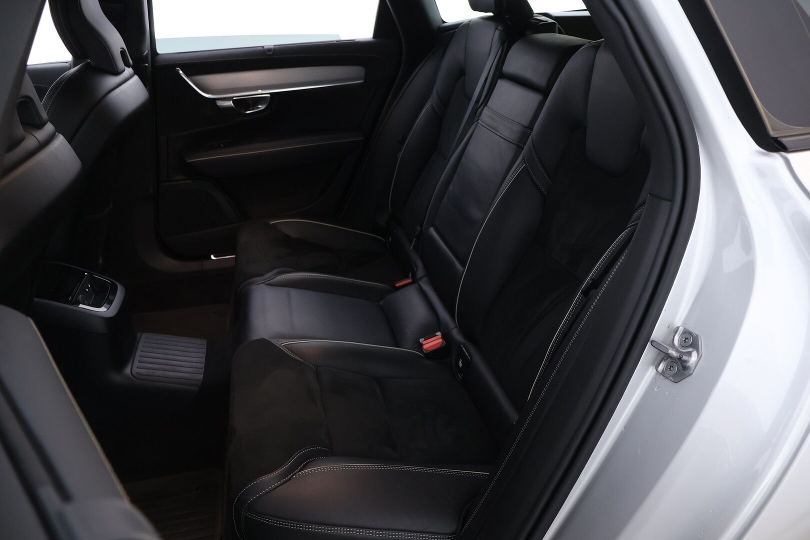 Volvo V90 2021 T8 AWD Recharge R-Design Aut Facelift - Adapt. vakkari / Webasto / Navi / Muistipenkit / Apple&Android / P.kamera