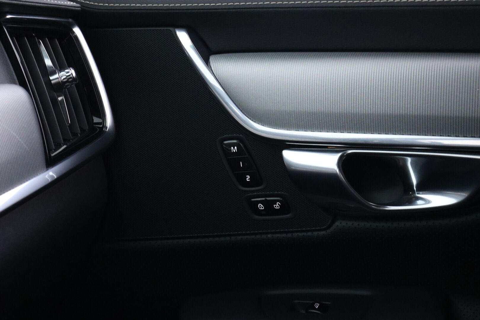 Volvo V90 2021 T8 AWD Recharge R-Design Aut Facelift - Adapt. vakkari / Webasto / Navi / Muistipenkit / Apple&Android / P.kamera