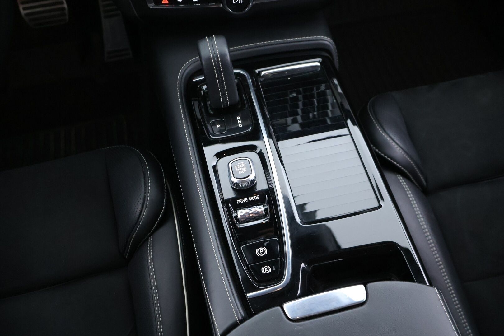 Volvo V90 2021 T8 AWD Recharge R-Design Aut Facelift - Adapt. vakkari / Webasto / Navi / Muistipenkit / Apple&Android / P.kamera