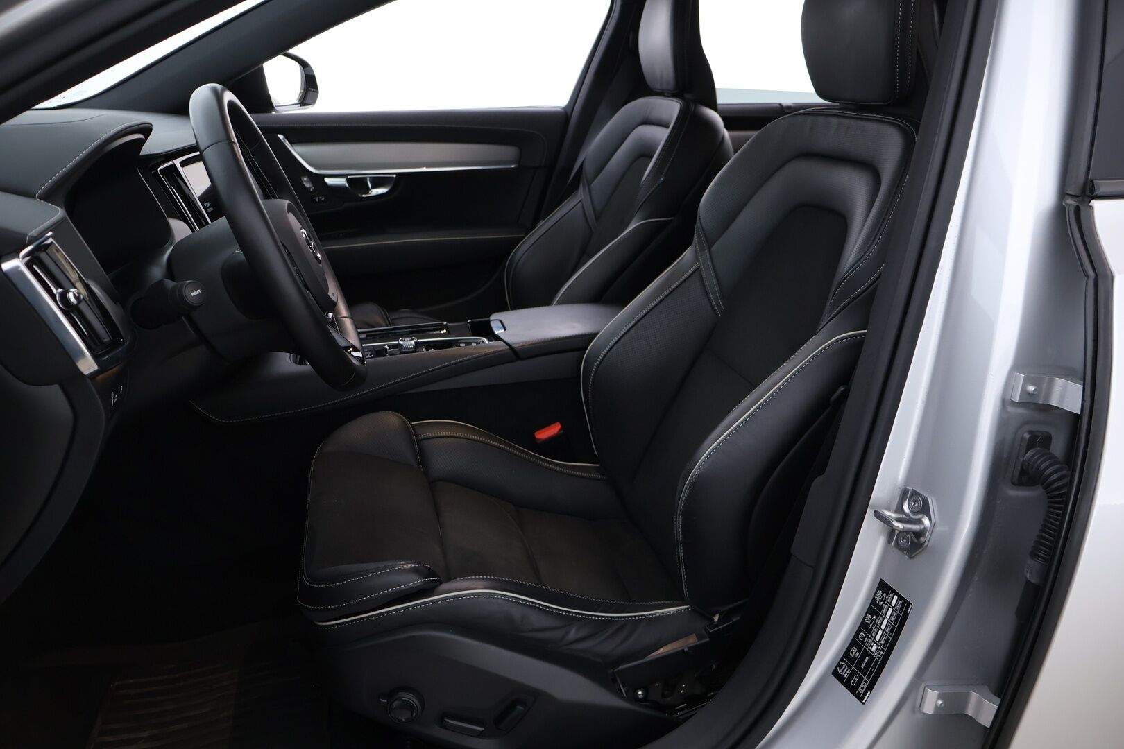 Volvo V90 2021 T8 AWD Recharge R-Design Aut Facelift - Adapt. vakkari / Webasto / Navi / Muistipenkit / Apple&Android / P.kamera
