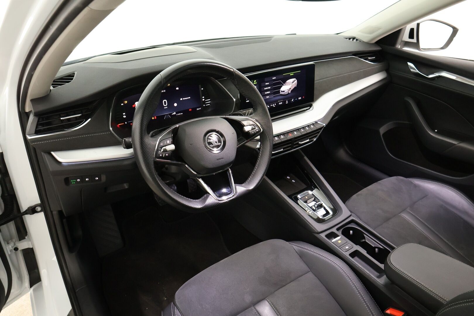 SKODA OCTAVIA 2021 Combi 1.4 TSI PHEV Style iV DSG Aut. - HUD | Muistipenkit | Adapt.Vakkari | Peruutuskamera | Digimittaristo |KeylessGo | Navi | Matrix-LED