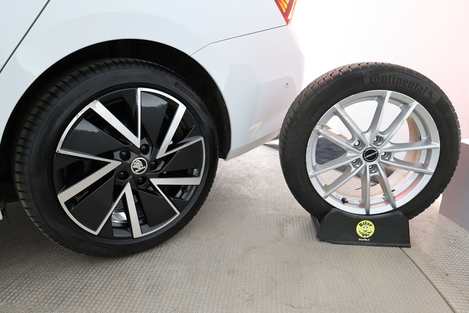 SKODA OCTAVIA 2021 Combi 1.4 TSI PHEV Style iV DSG Aut. - HUD | Muistipenkit | Adapt.Vakkari | Peruutuskamera | Digimittaristo |KeylessGo | Navi | Matrix-LED