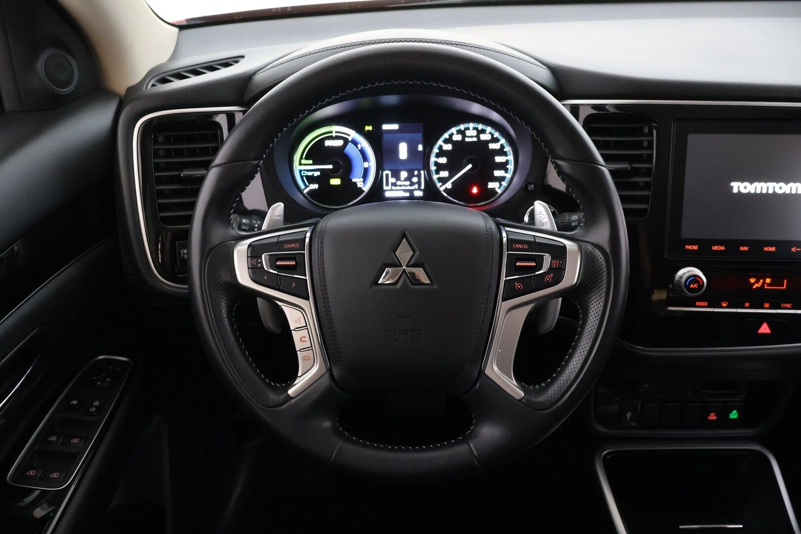 MITSUBISHI OUTLANDER PHEV 2020 Intense 4WD 2.4 5P - | Nahka-Alcantara sisusta | Vakionopeudensäädin | P.Kamera | RCC | KeylessGo | Kahdet renkaat alumiinivanteilla | 