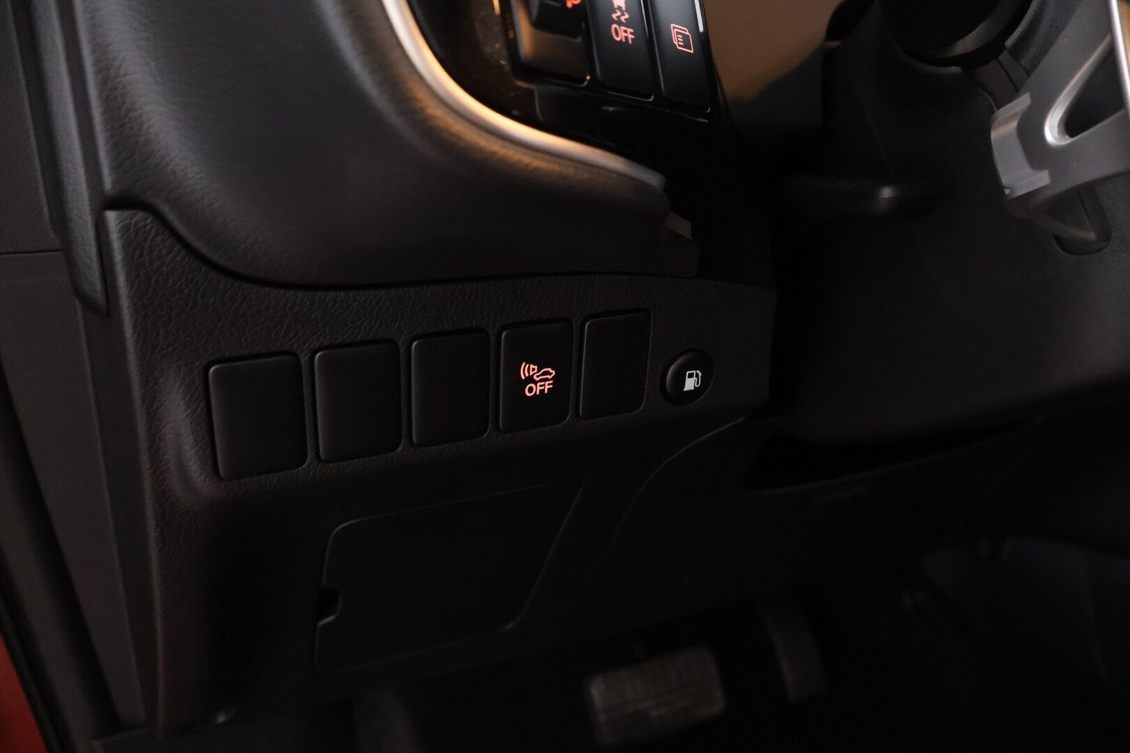MITSUBISHI OUTLANDER PHEV 2020 Intense 4WD 2.4 5P - | Nahka-Alcantara sisusta | Vakionopeudensäädin | P.Kamera | RCC | KeylessGo | Kahdet renkaat alumiinivanteilla | 