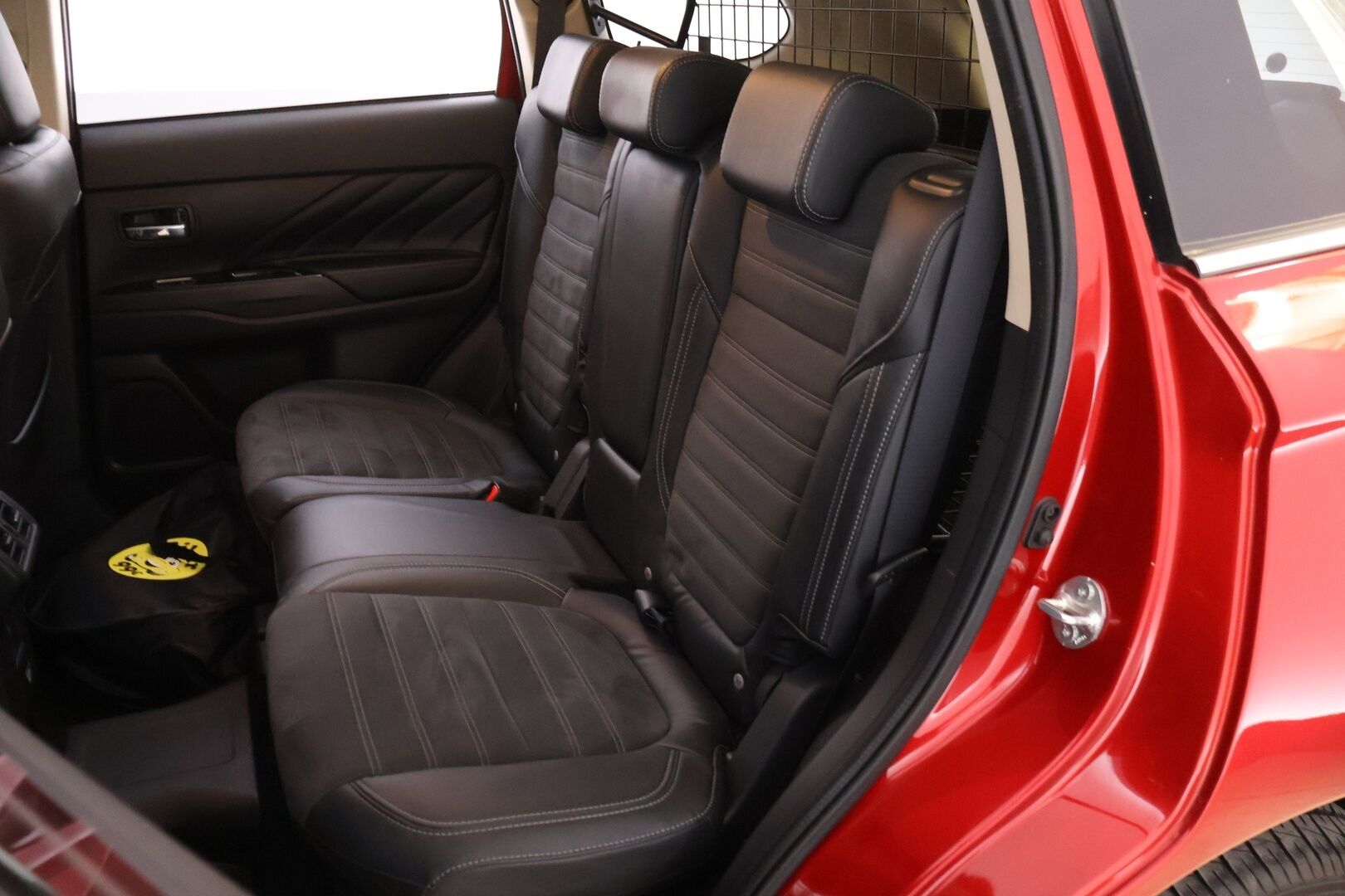 MITSUBISHI OUTLANDER PHEV 2020 Intense 4WD 2.4 5P - | Nahka-Alcantara sisusta | Vakionopeudensäädin | P.Kamera | RCC | KeylessGo | Kahdet renkaat alumiinivanteilla | 