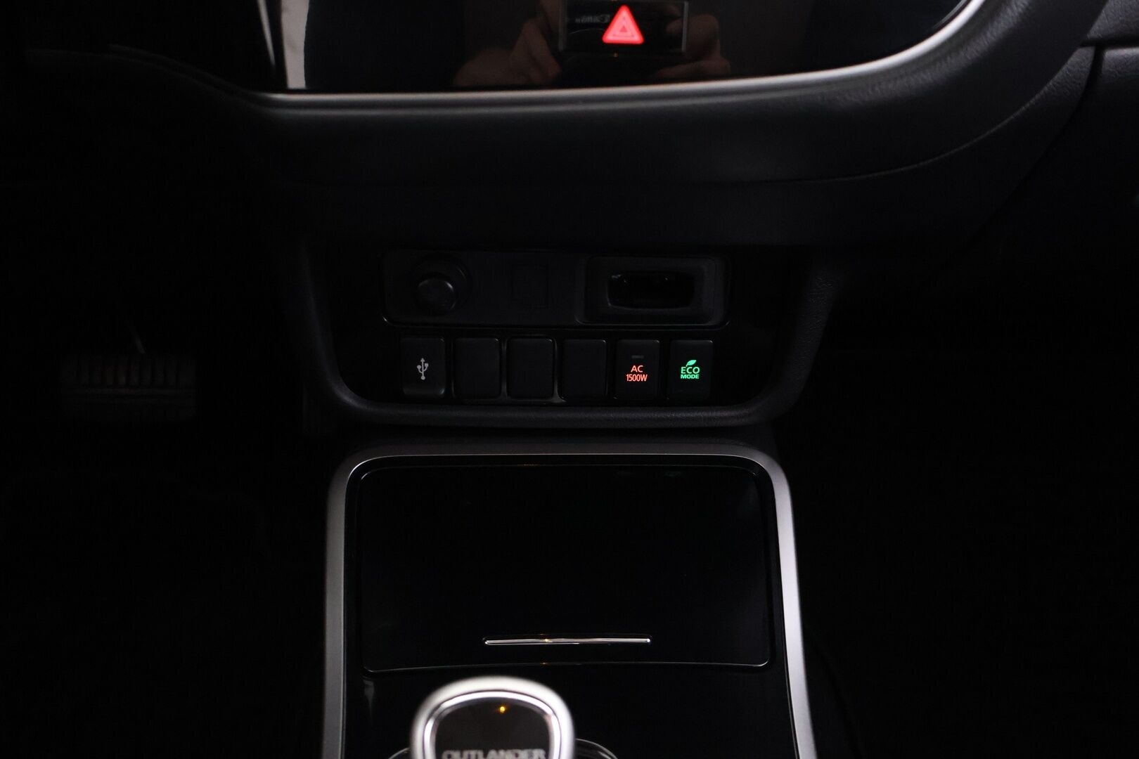MITSUBISHI OUTLANDER PHEV 2020 Intense 4WD 2.4 5P - | Nahka-Alcantara sisusta | Vakionopeudensäädin | P.Kamera | RCC | KeylessGo | Kahdet renkaat alumiinivanteilla | 
