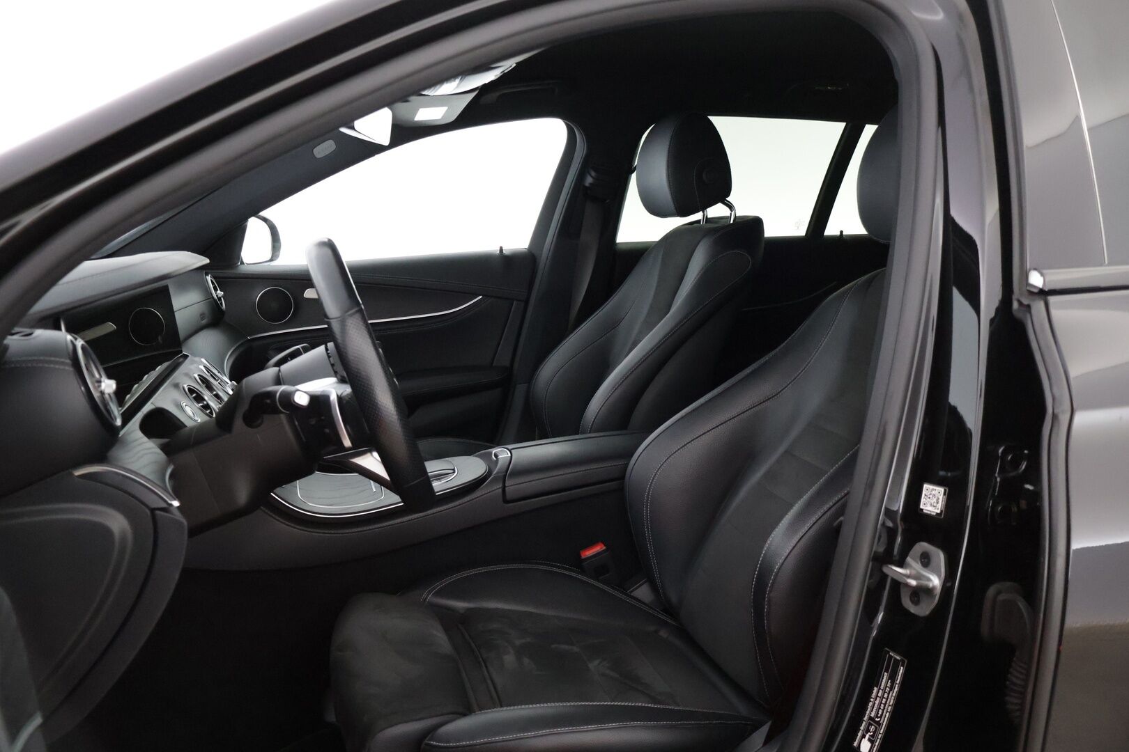 MERCEDES-BENZ E 2021 300 e T A AMG Edition EQ Power * Distronic+ / Koukku / Widescreen / Peruutuskamera / Puolinahat * - * Facelift / Näyttävä paketti kaksilla renkailla ja vanteilla! *