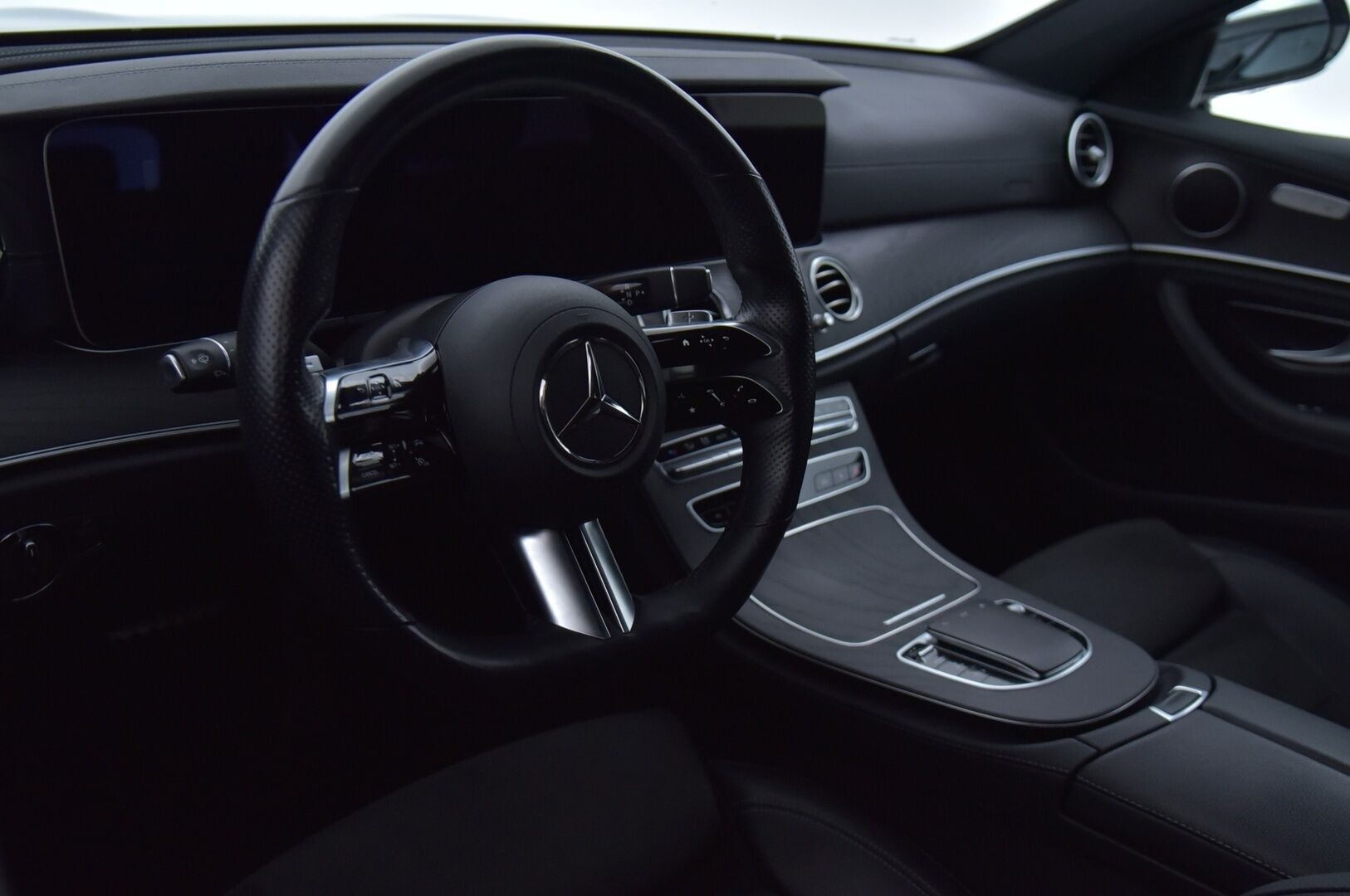 MERCEDES-BENZ E 2021 300 e T A AMG Edition EQ Power * Distronic+ / Koukku / Widescreen / Peruutuskamera / Puolinahat * - * Facelift / Näyttävä paketti kaksilla renkailla ja vanteilla! * - Osta nyt, maksa vasta ensi vuonna