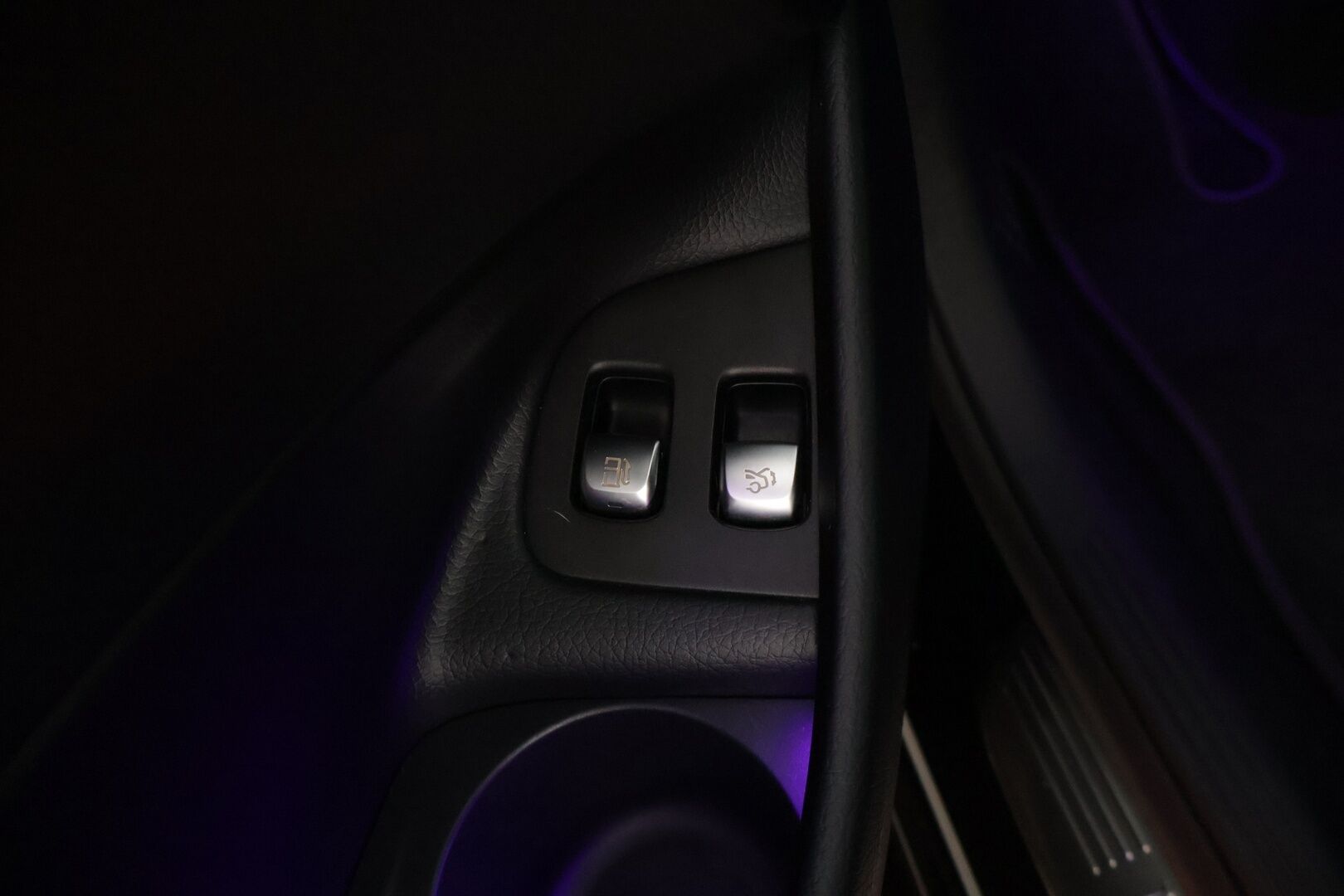 MERCEDES-BENZ E 2021 300 e T A AMG Edition EQ Power * Distronic+ / Koukku / Widescreen / Peruutuskamera / Puolinahat * - * Facelift / Näyttävä paketti kaksilla renkailla ja vanteilla! * - HULLUT VÄLIPÄIVÄT KORKOTARJOUS 2,49%