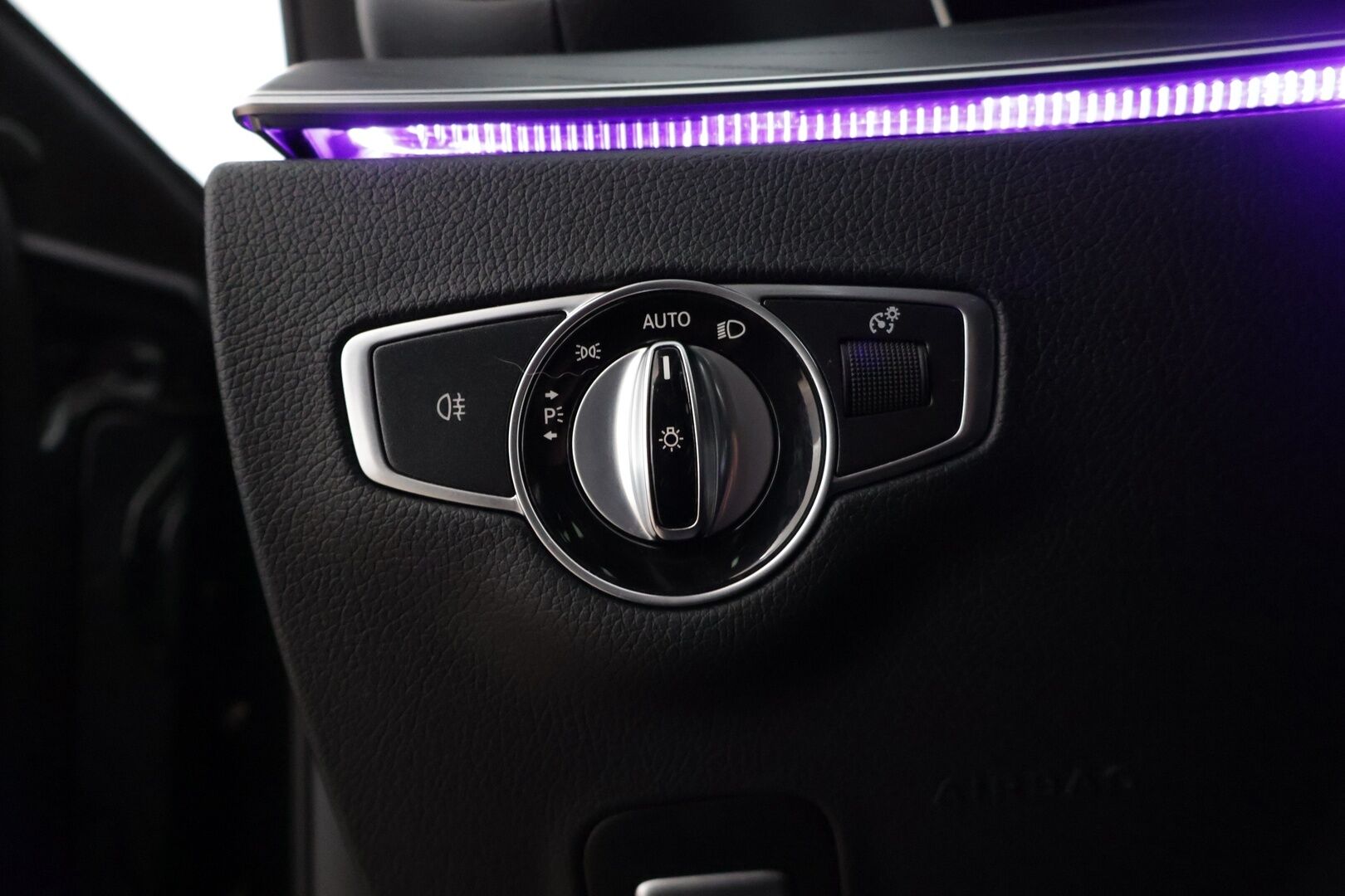 MERCEDES-BENZ E 2021 300 e T A AMG Edition EQ Power *DTR+ / Koukku / Widescreen / P.Kamera / Puolinahat* - Facelift / 2x Renkaat ja vanteet