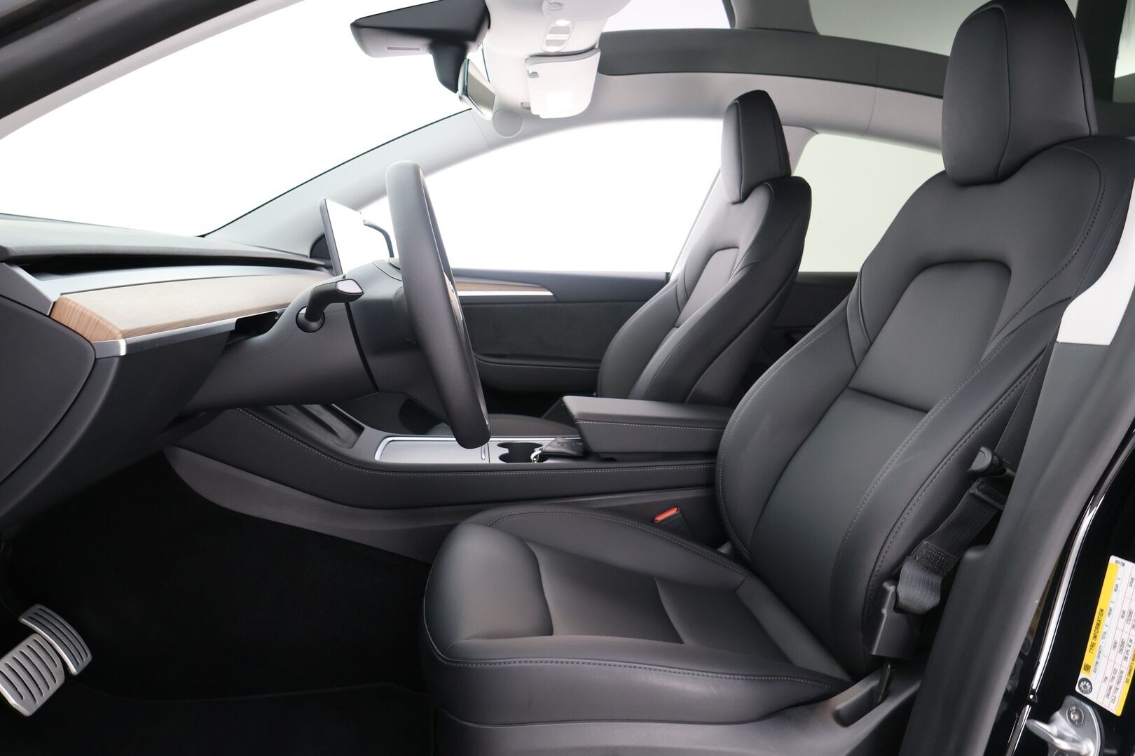 TESLA MODEL Y 2023 Performance / ALV / Vetokoukku / Autopilot / Premium Audio / Lämpöpumppu / Musta Nahkasisusta / Lasikatto / - 3,99 % KORKOTARJOUS TÄHÄN AUTOON - 