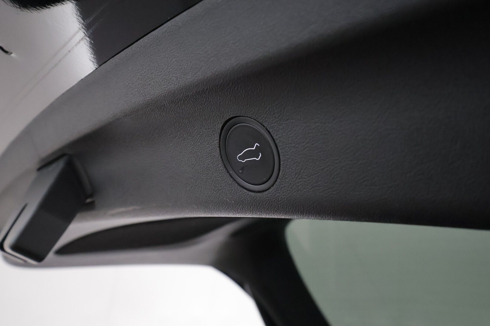 TESLA MODEL Y 2023 Performance **Lasikatto / Lämpöpumppu / Koukku / Adapt.Vakkari / Matrix-LED / P.Kamera / Muistipenkki / Premium Audio** - 3,99 % KORKOTARJOUS TÄHÄN AUTOON - Akku kuntotarkistettu!