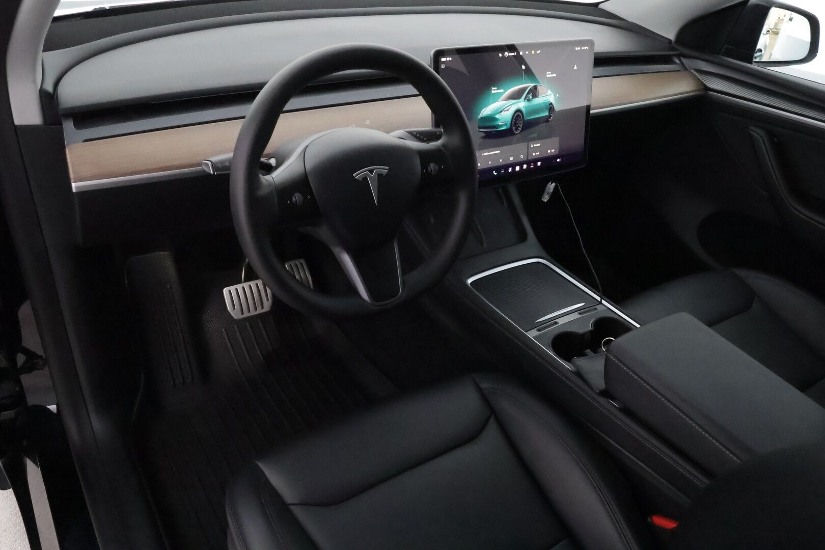 TESLA MODEL Y 2023 Performance **Lasikatto / Lämpöpumppu / Koukku / Adapt.Vakkari / Matrix-LED / P.Kamera / Muistipenkki / Premium Audio** - 3,99 % KORKOTARJOUS TÄHÄN AUTOON - Akku kuntotarkistettu!