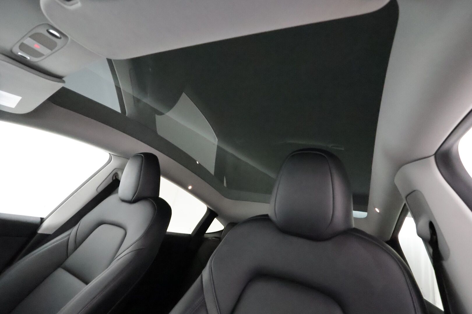 TESLA MODEL Y 2023 Performance **Lasikatto / Lämpöpumppu / Koukku / Adapt.Vakkari / Matrix-LED / P.Kamera / Muistipenkki / Premium Audio** - 3,99 % KORKOTARJOUS TÄHÄN AUTOON - Akku kuntotarkistettu!