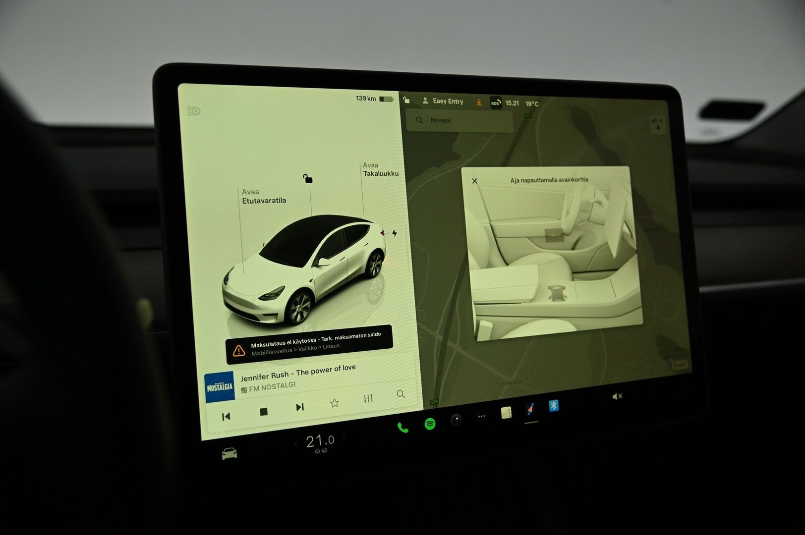 Tesla Model Y 2024 55KWh Standard Range *ACC / Lämpöpumppu / Amd Ryzen / Peruutuskamera* - 3,99 % KORKOTARJOUS TÄHÄN AUTOON - 31.5. ASTI! - Vähän ajettu / Kattokaiteet / Super siisti!