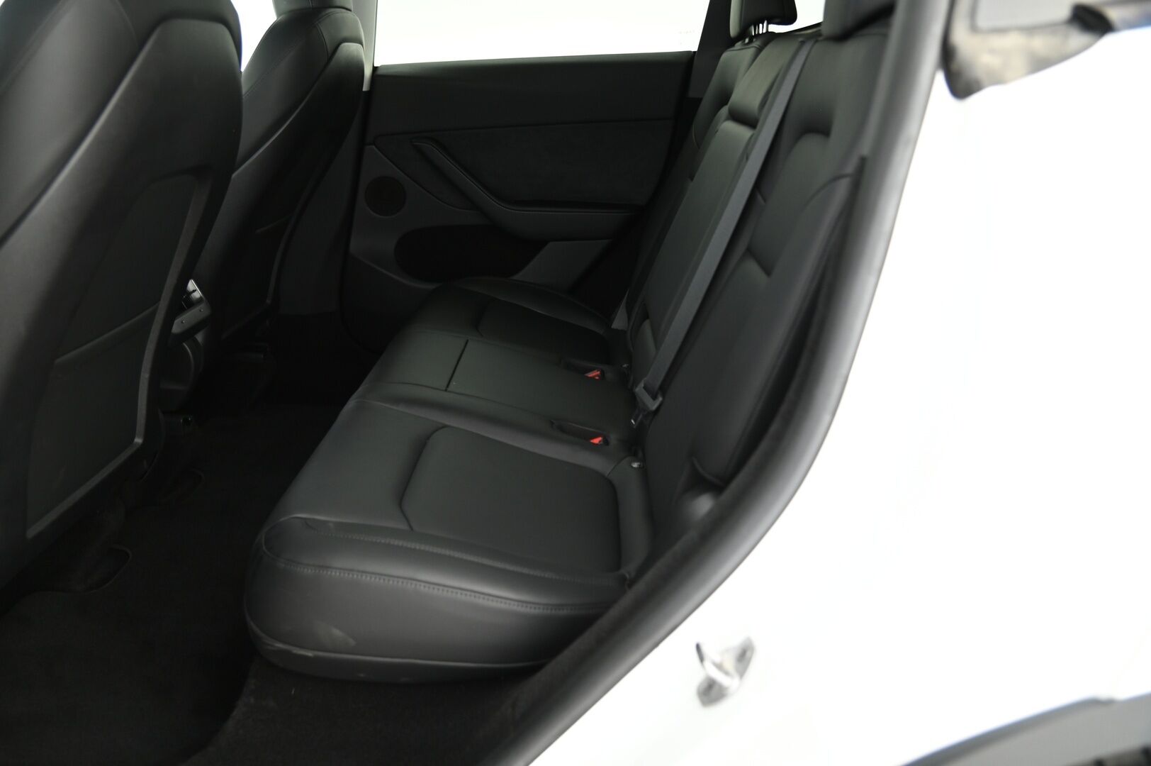 Tesla Model Y 2024 55KWh Standard Range *ACC / Lämpöpumppu / Amd Ryzen / Peruutuskamera* - 3,99 % KORKOTARJOUS TÄHÄN AUTOON - 31.5. ASTI! - Vähän ajettu / Kattokaiteet / Super siisti!