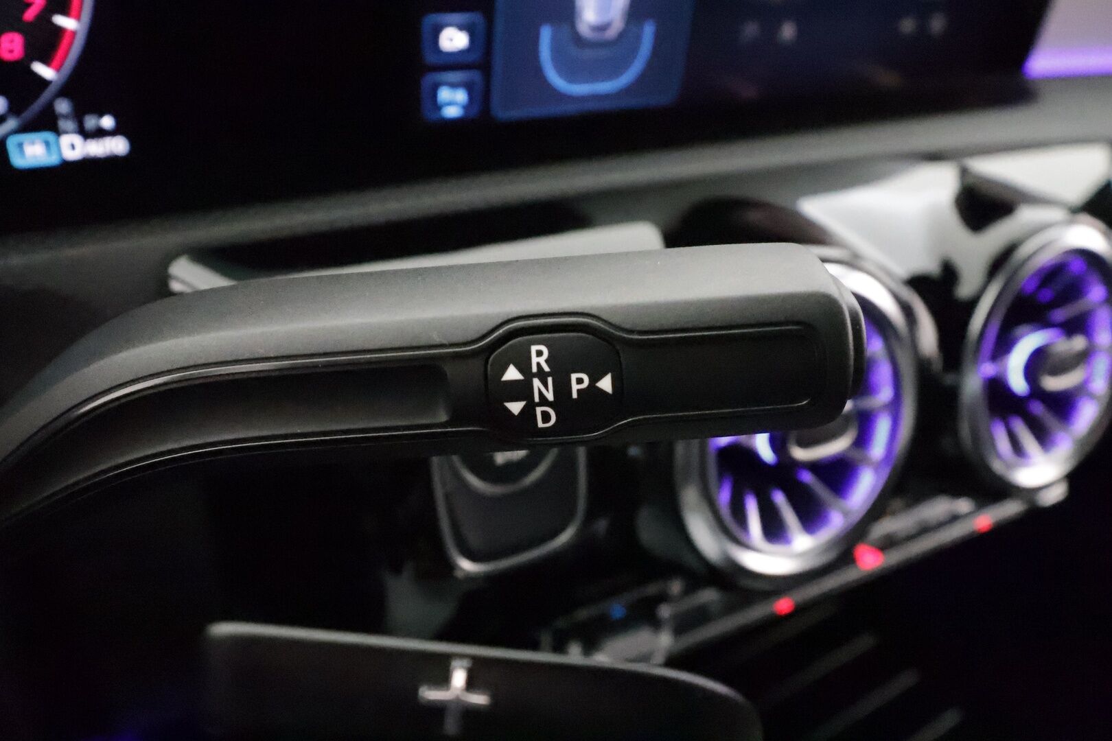Mercedes-Benz A 2023 250 e A Progressive ** Facelift / Distronic plus / Multibeam LED / P.kamera / Nahkasisusta / Keyless / Navi - Akku kuntotarkastettu 