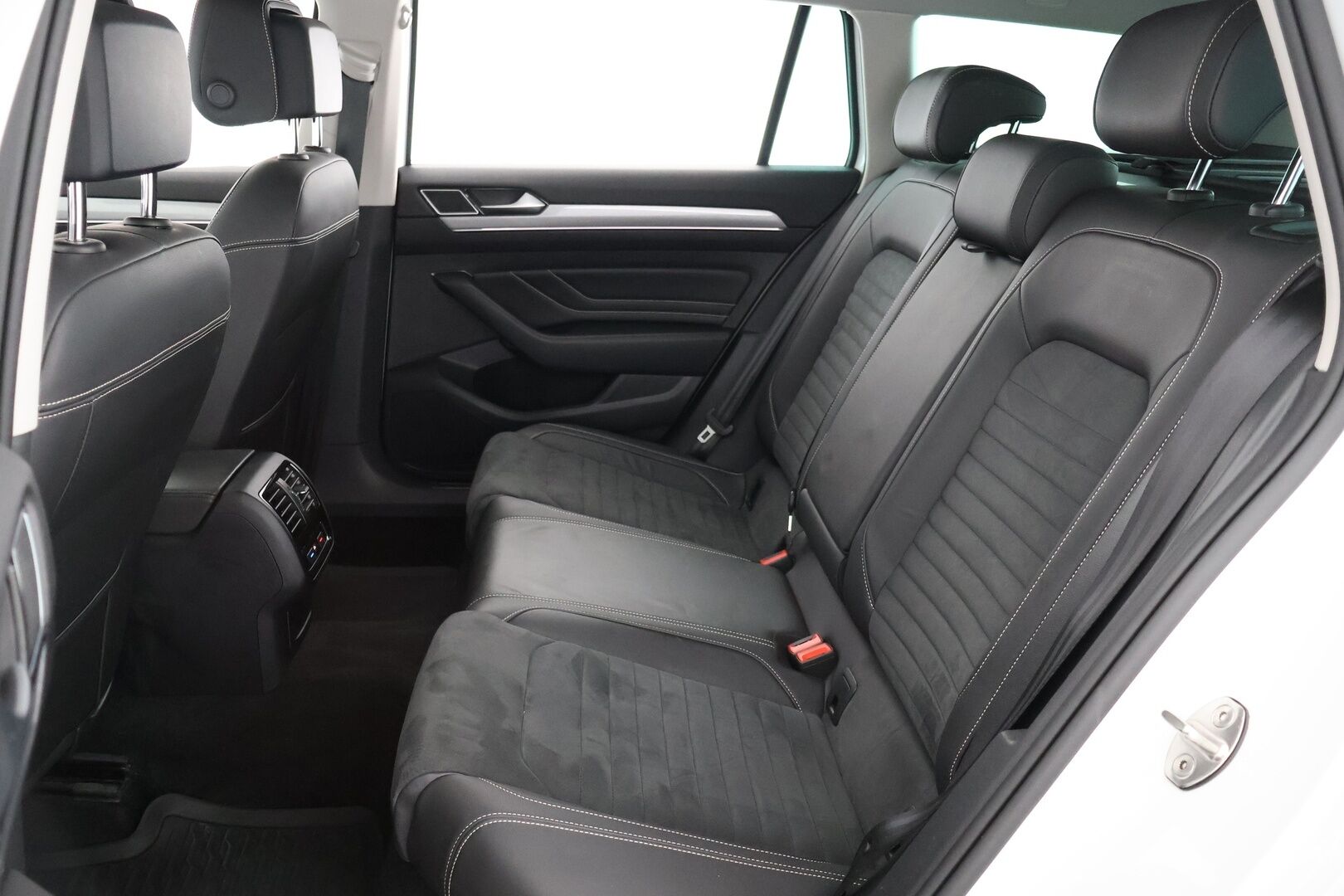 Volkswagen Passat 2021 Variant GTE Plug-In Hybrid 160 kW DSG-automaatti - Matrix-LED | Webasto | ACC | ErgoComfort | Taittuva koukku | P. Kamera | Alcantara | Juuri saapunut! - KORKO VAIN 3,99 %