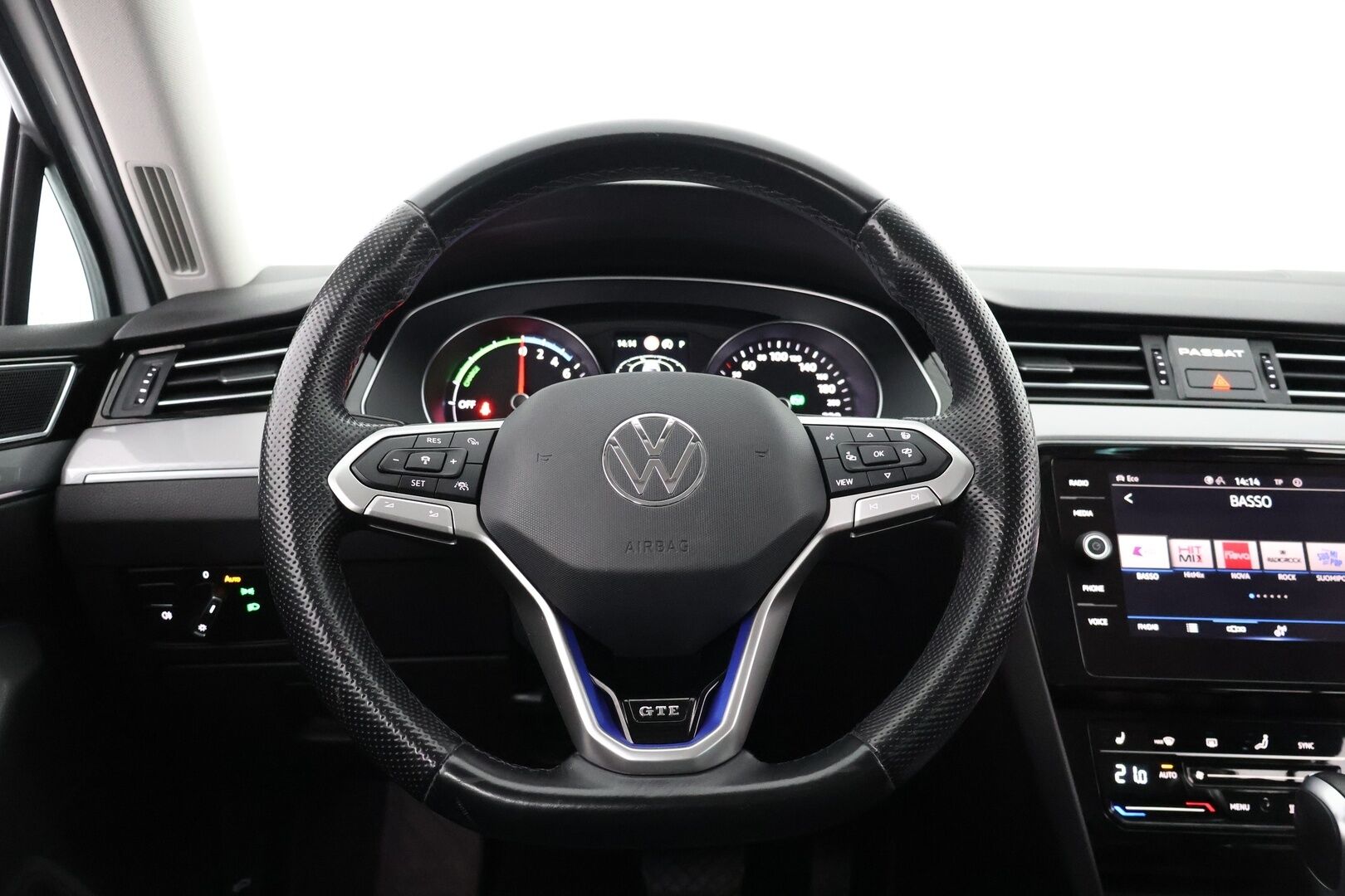 Volkswagen Passat 2021 Variant GTE Plug-In Hybrid 160 kW DSG-automaatti - Matrix-LED | Webasto | ACC | ErgoComfort | Taittuva koukku | P. Kamera | Alcantara | Juuri saapunut! 