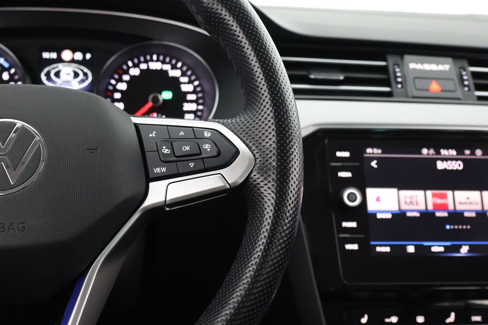 Volkswagen Passat 2021 Variant GTE Plug-In Hybrid 160 kW DSG-automaatti - Matrix-LED | Webasto | ACC | ErgoComfort | Taittuva koukku | P. Kamera | Alcantara | Juuri saapunut! 