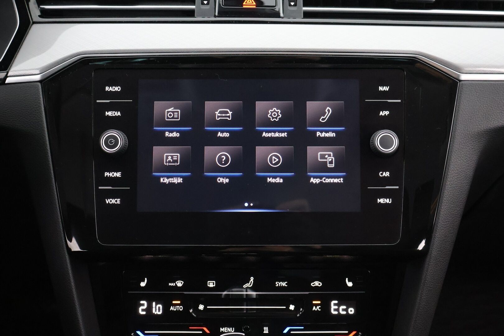 Volkswagen Passat 2021 Variant GTE Plug-In Hybrid 160 kW DSG-automaatti - Matrix-LED | Webasto | ACC | ErgoComfort | Taittuva koukku | P. Kamera | Alcantara | Juuri saapunut! - KORKO VAIN 3,99 %