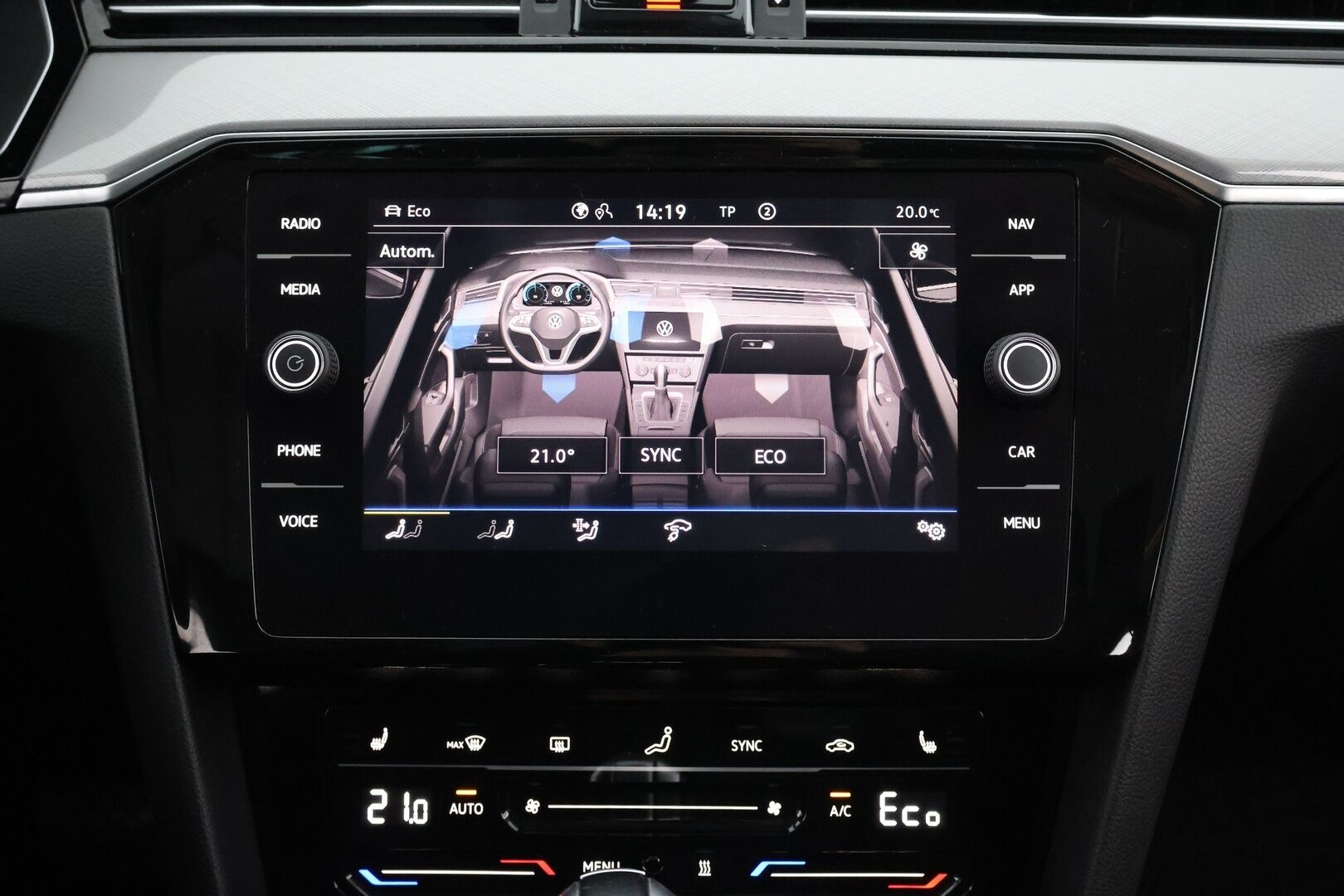 Volkswagen Passat 2021 Variant GTE Plug-In Hybrid 160 kW DSG-automaatti - Matrix-LED | Webasto | ACC | ErgoComfort | Taittuva koukku | P. Kamera | Alcantara | Juuri saapunut! 
