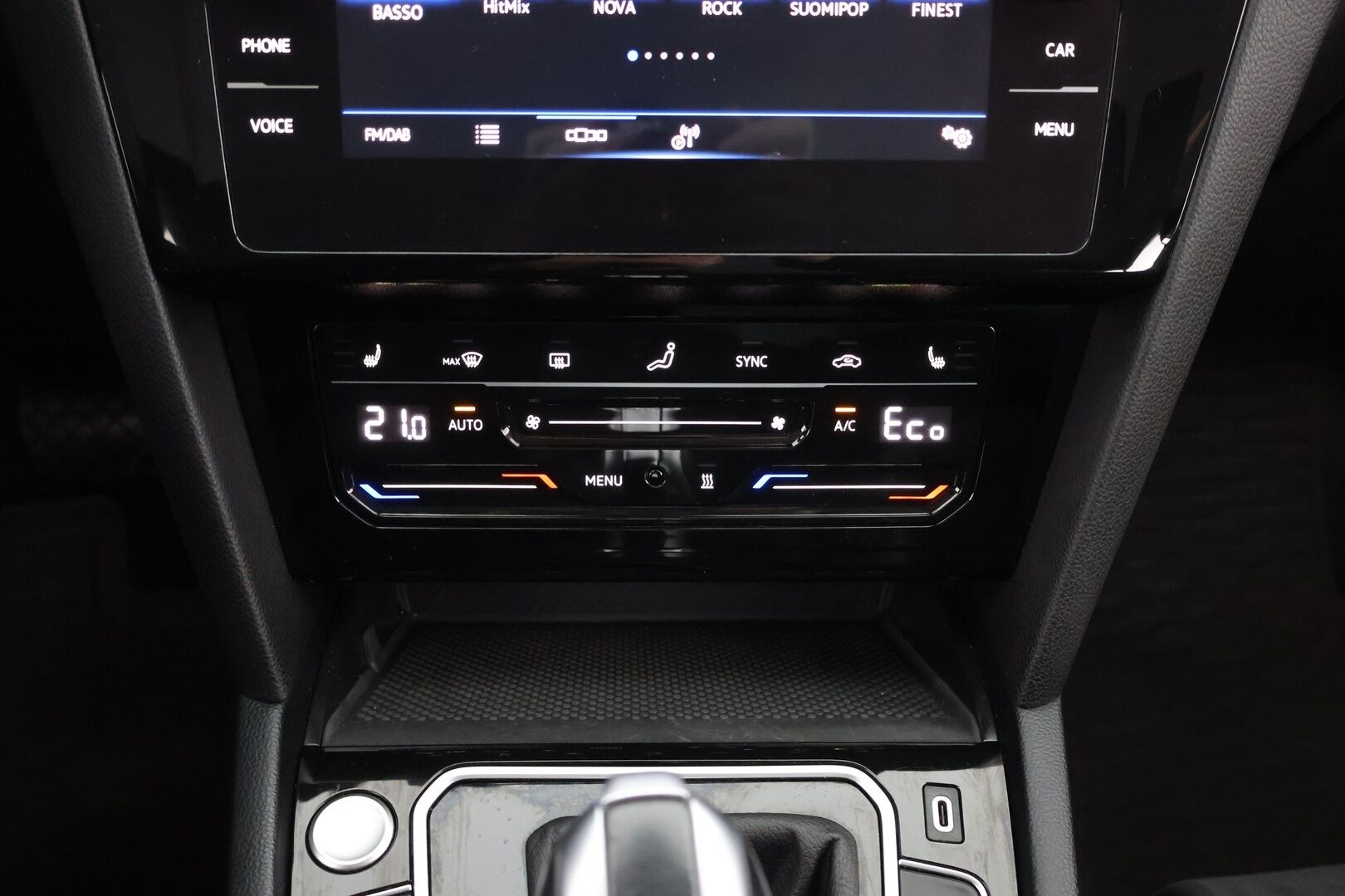 Volkswagen Passat 2021 Variant GTE Plug-In Hybrid 160 kW DSG-automaatti - Matrix-LED | Webasto | ACC | ErgoComfort | Taittuva koukku | P. Kamera | Alcantara | Juuri saapunut! 