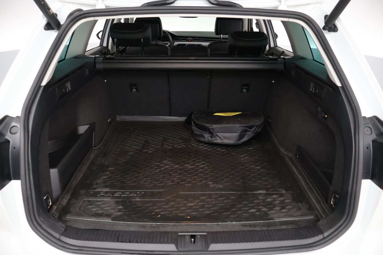Volkswagen Passat 2021 Variant GTE Plug-In Hybrid 160 kW DSG-automaatti - Matrix-LED | Webasto | ACC | ErgoComfort | Taittuva koukku | P. Kamera | Alcantara | Juuri saapunut! 
