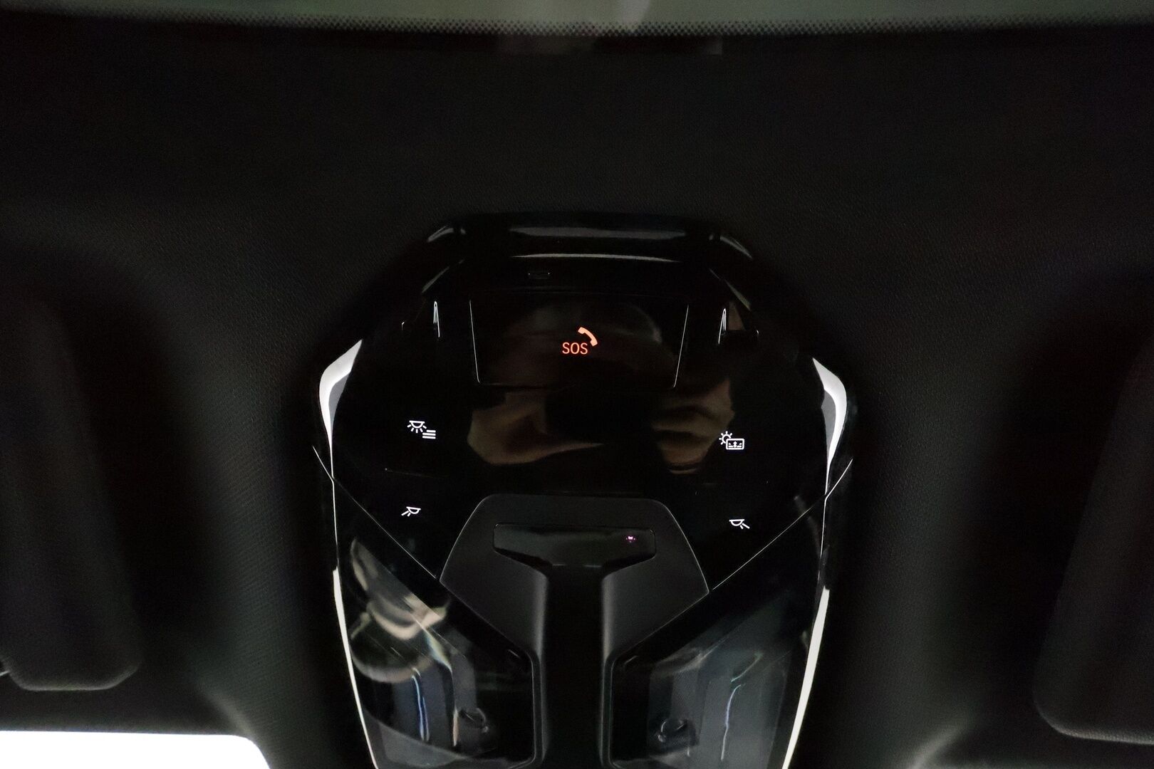 BMW iX 2023 xDrive40 **HUD / H&K / Laser LED / Lasikatto / 360-kamera / Sähköpenkit / Koukku** - 2,99 % KORKOTARJOUS TÄHÄN AUTOON - Akku kuntotarkastettu