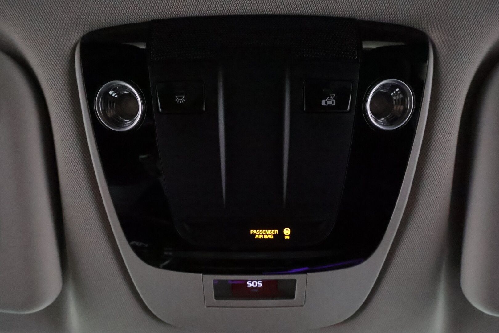 Kia EV6 2022 AWD 77 kWh 325 hv *ACC / 360° / Ilmastoidut nahat / Muistipenkki / Koukku / ILP / LED / Navi / KeylessGo* - Kahdet renkaat aluvanteilla / Merkkihuollettu