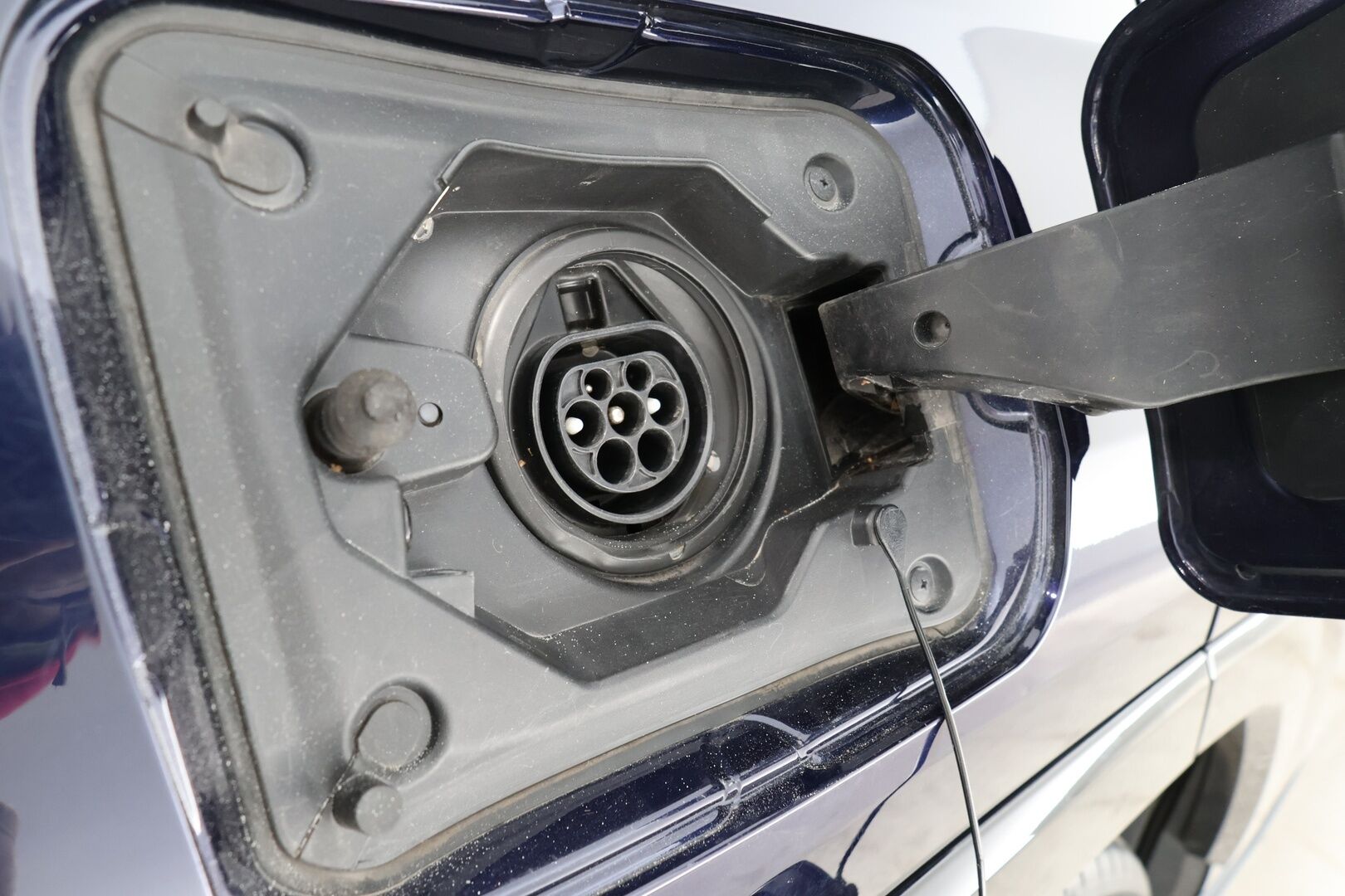 TOYOTA RAV4 PLUG-IN 2021 Hybrid 2,5 AWD-i Active *Adapt.Vakkari / Peruutuskamera / Lane Assist / JBL / KeylessGo / Sähköpenkki / Apple&Android* - *Juuri huollettu! / 2x renkaat&alumiini vanteet*