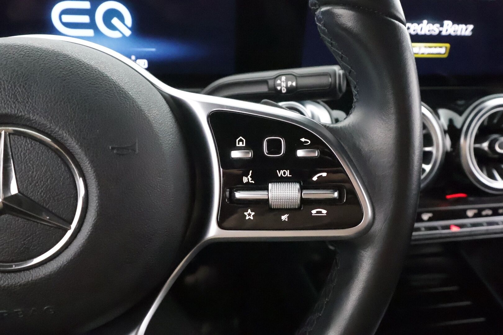 Mercedes-Benz EQB 2023 300 4MATIC Business 7-Paikkainen * DTR+Q / Peruutuskamera / Widescreen / Sporttipenkit / LED High Performance / Comand Navi - Harvinainen 7-Paikkainen / 2x Renkaat aluvantein! - HULLUT AVAJAISHULINAT KORKOTARJOUS 3,29 %