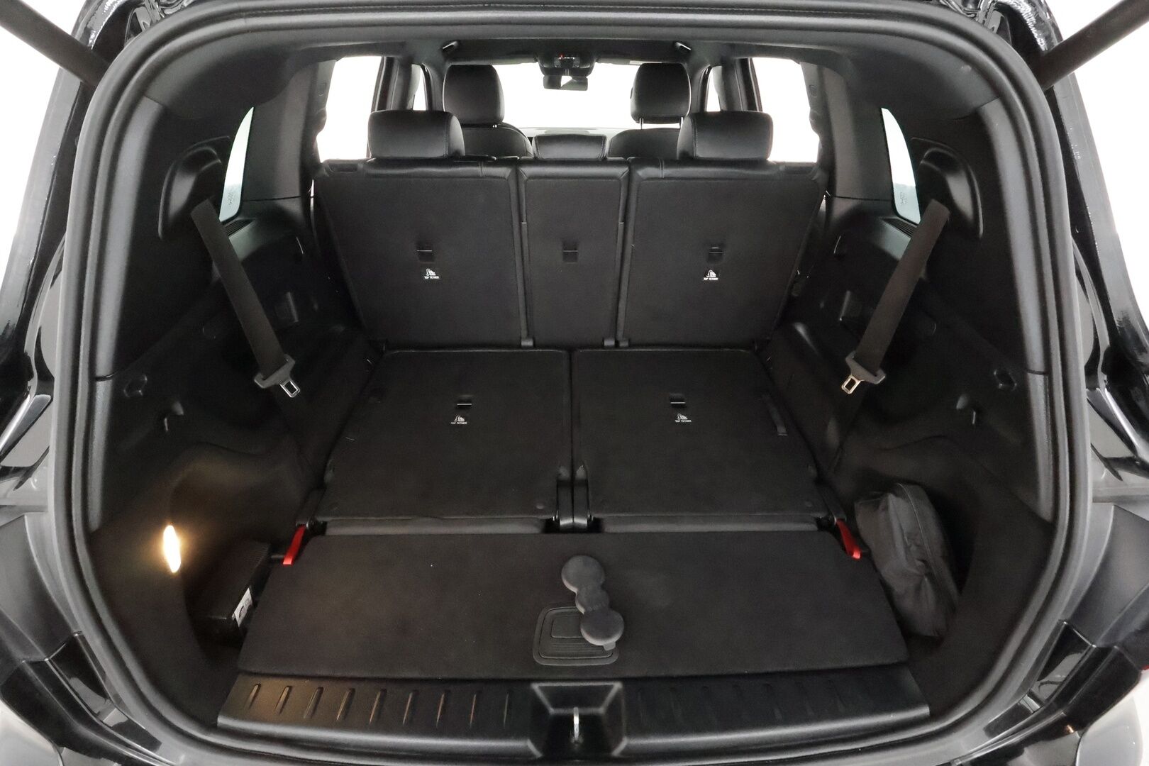 Mercedes-Benz EQB 2023 300 4MATIC Business 7-Paikkainen * DTR+Q / Peruutuskamera / Widescreen / Sporttipenkit / LED High Performance / Comand Navi - Harvinainen 7-Paikkainen / 2x Renkaat aluvantein!