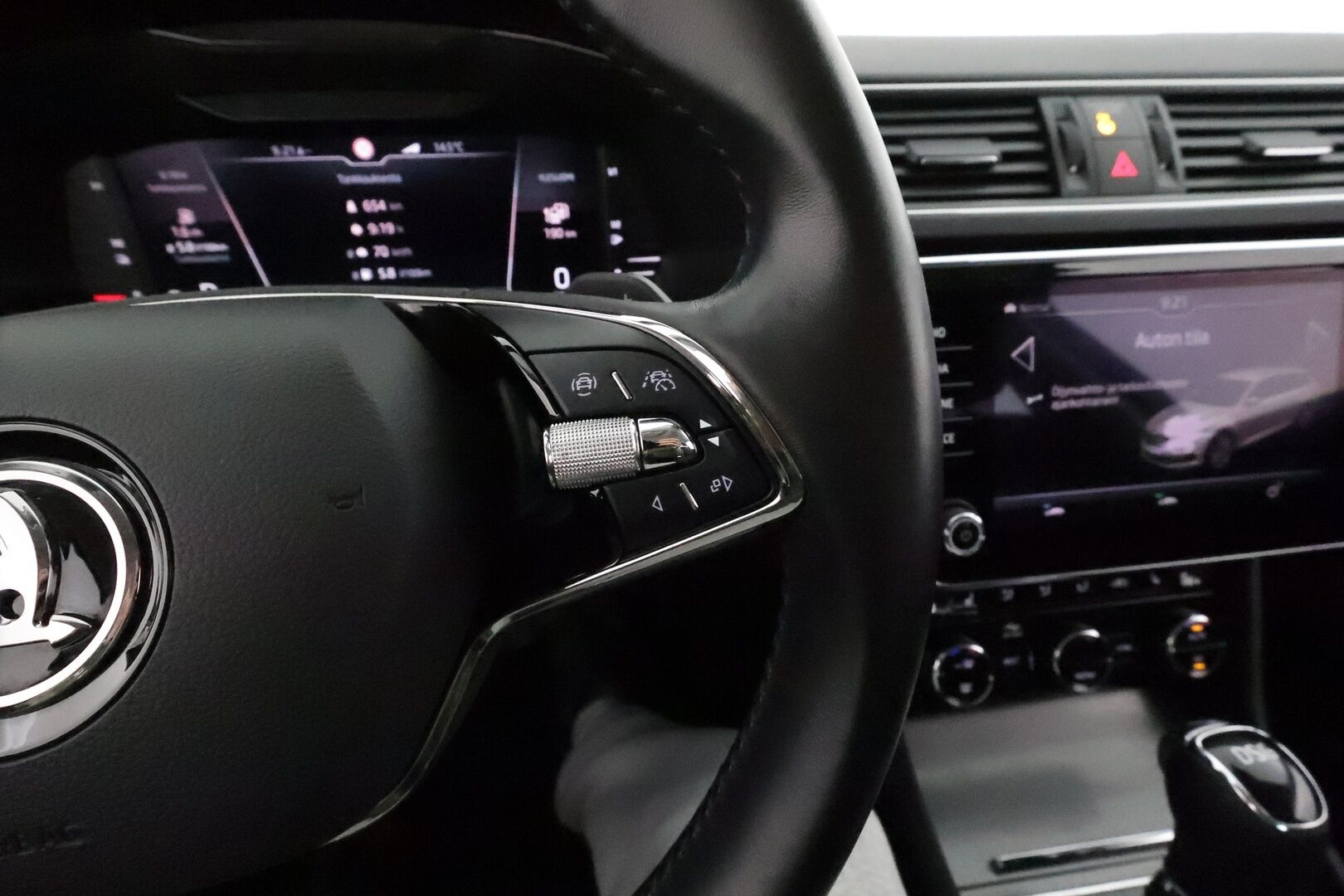 Skoda Superb 2021 Combi 1,4 TSI PHEV Style iV DSG *ACC / P.tutkat / Matrix LED / Koukku / Canton / Muistipenkki / Navi* - Akku kuntotarkastettu