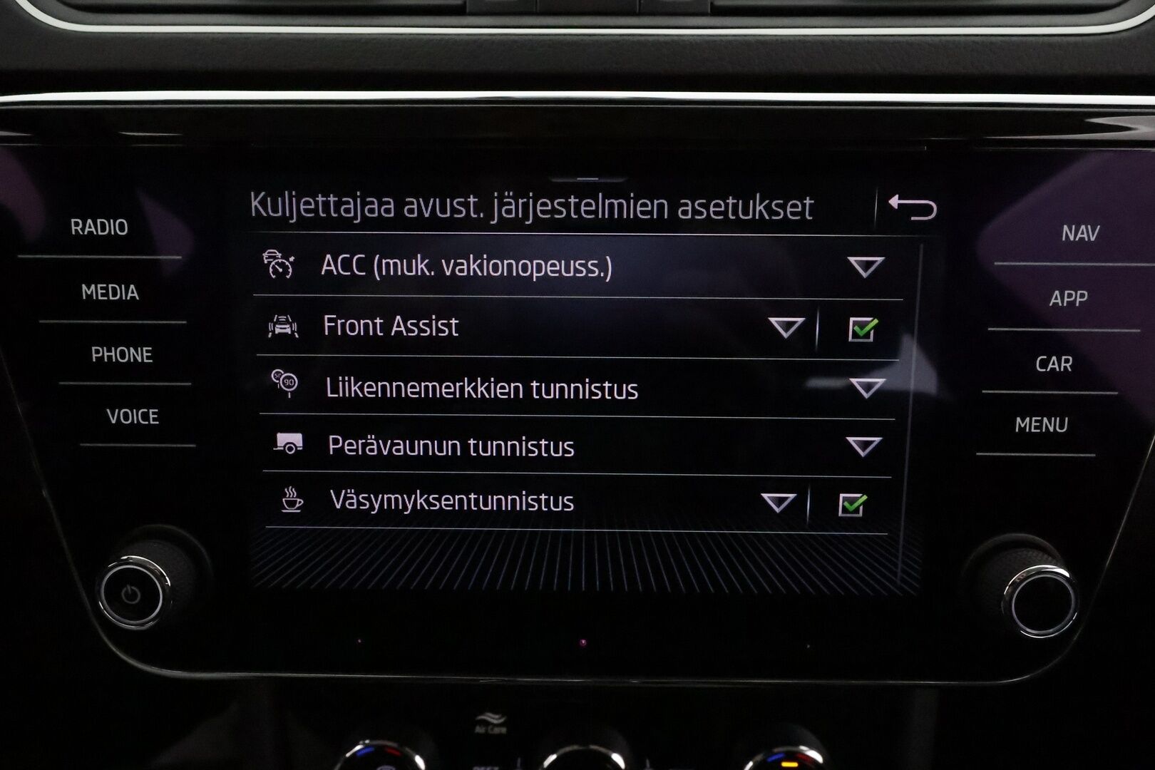 Skoda Superb 2021 Combi 1,4 TSI PHEV Style iV DSG *ACC / P.tutkat / Matrix LED / Koukku / Canton / Muistipenkki / Navi* - Akku kuntotarkastettu