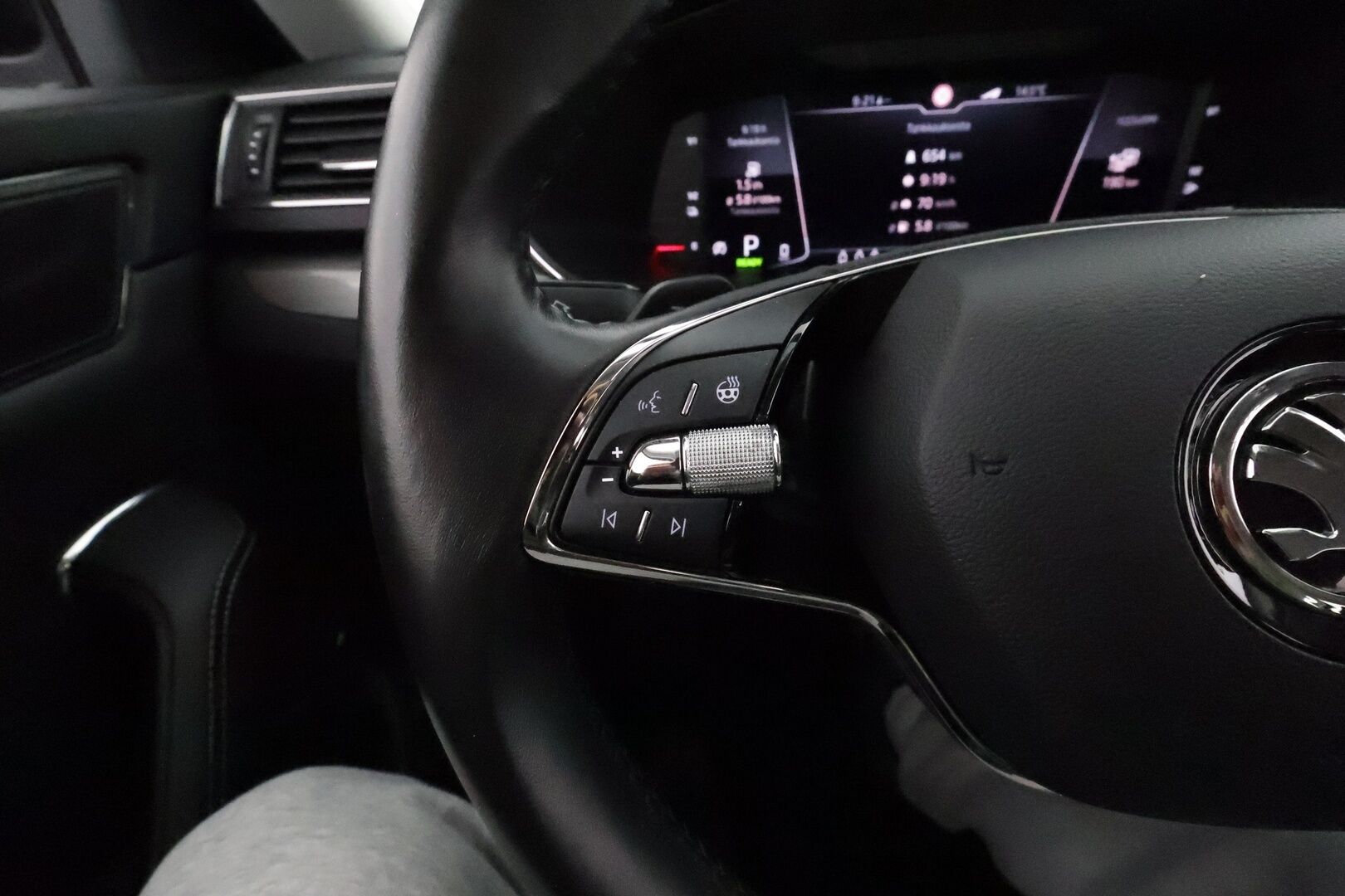 Skoda Superb 2021 Combi 1,4 TSI PHEV Style iV DSG *ACC / P.tutkat / Matrix LED / Koukku / Canton / Muistipenkki / Navi* - Akku kuntotarkastettu
