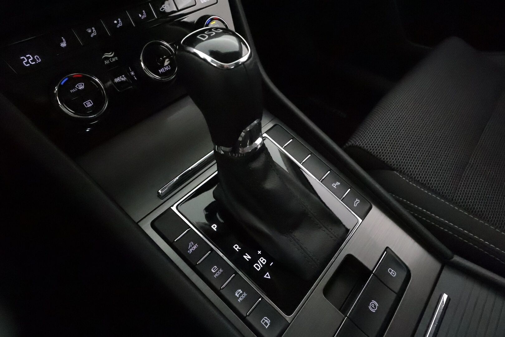 Skoda Superb 2021 Combi 1,4 TSI PHEV Style iV DSG *ACC / P.tutkat / Matrix LED / Koukku / Canton / Muistipenkki / Navi* - Akku kuntotarkastettu