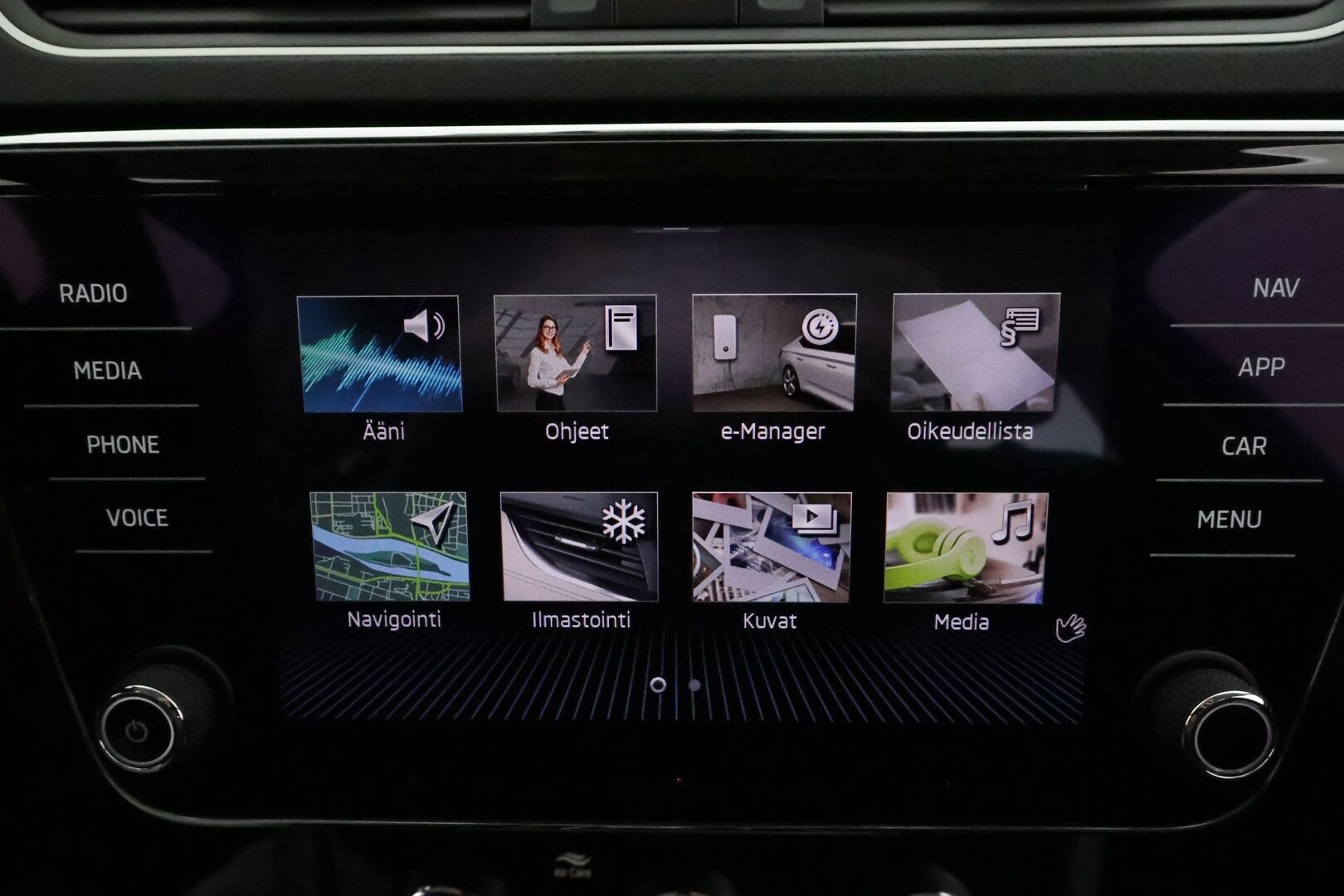 Skoda Superb 2021 Combi 1,4 TSI PHEV Style iV DSG *ACC / P.tutkat / Matrix LED / Koukku / Canton / Muistipenkki / Navi* - Akku kuntotarkastettu