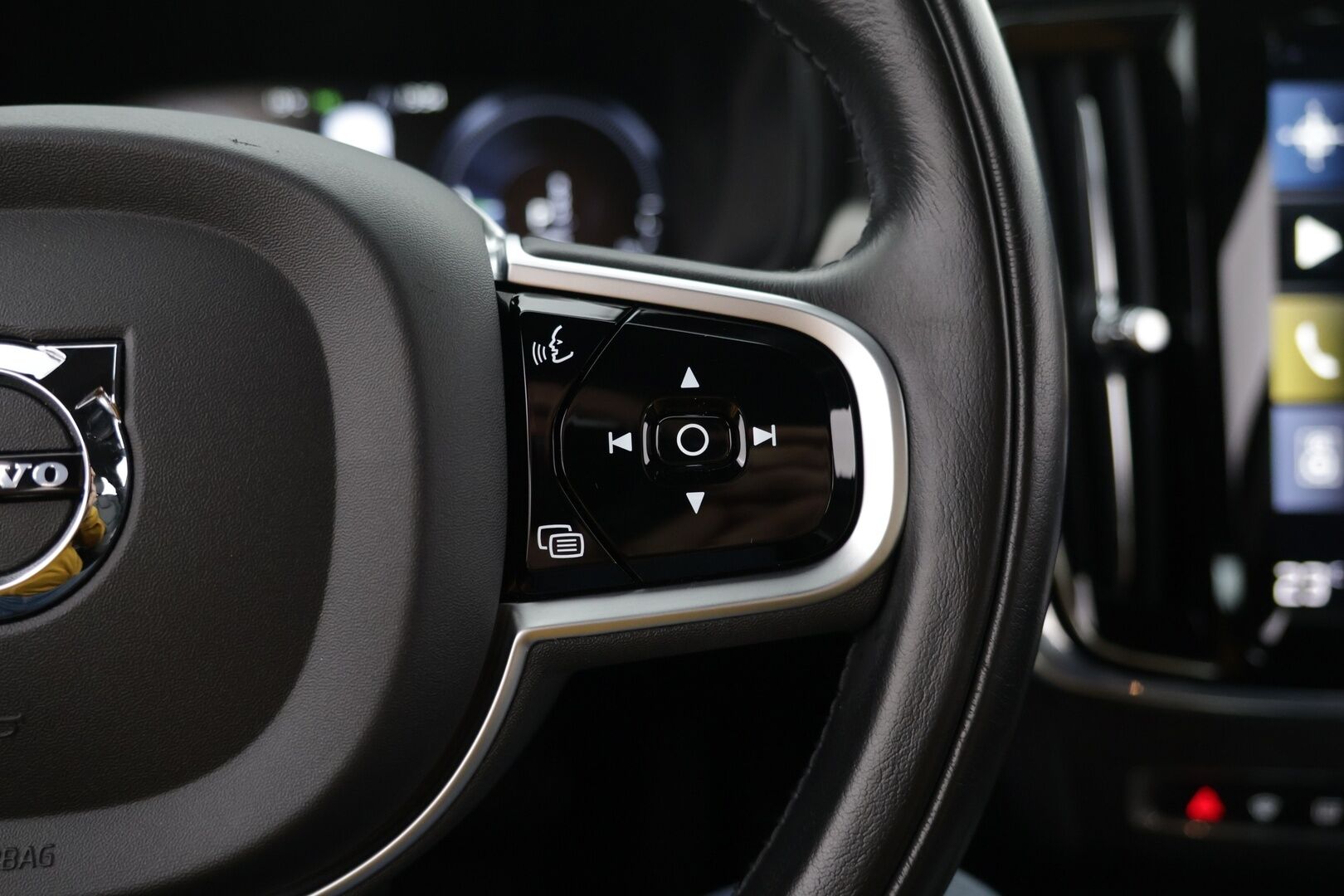 Volvo V90 2021 V90 T6 AWD Momentum Pro aut ** Webasto / VOC / H/K / Keyless / 360 / Nahat / Sähk. kontti - Merkkiliikkeen huoltokirja / Jakopää vaihdettu juuri