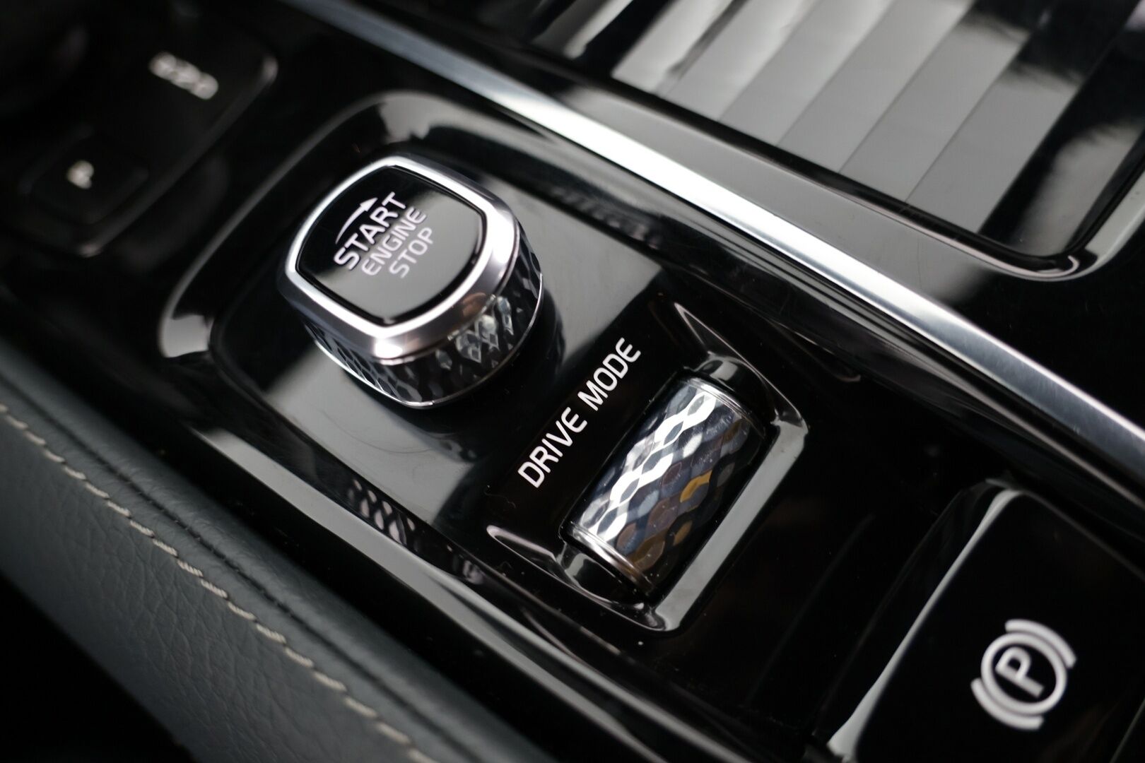 Volvo V90 2021 V90 T6 AWD Momentum Pro aut ** Webasto / VOC / H/K / Keyless / 360 / Nahat / Sähk. kontti - Merkkiliikkeen huoltokirja / Jakopää vaihdettu juuri