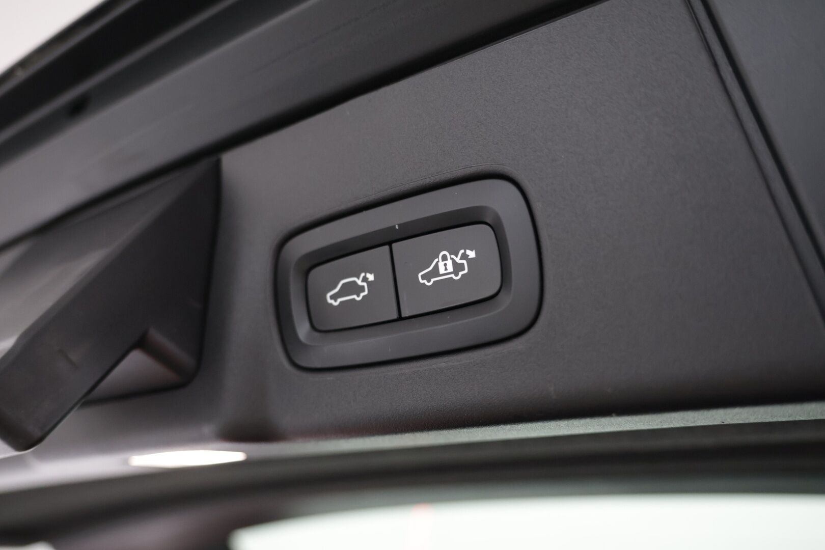 Volvo V90 2021 V90 T6 AWD Momentum Pro aut * Facelift / Webasto / VOC / H/K / Keyless / 360 / Nahat / Sähkökontti * - Merkkiliikkeen huoltokirja / Jakopää vaihdettu juuri