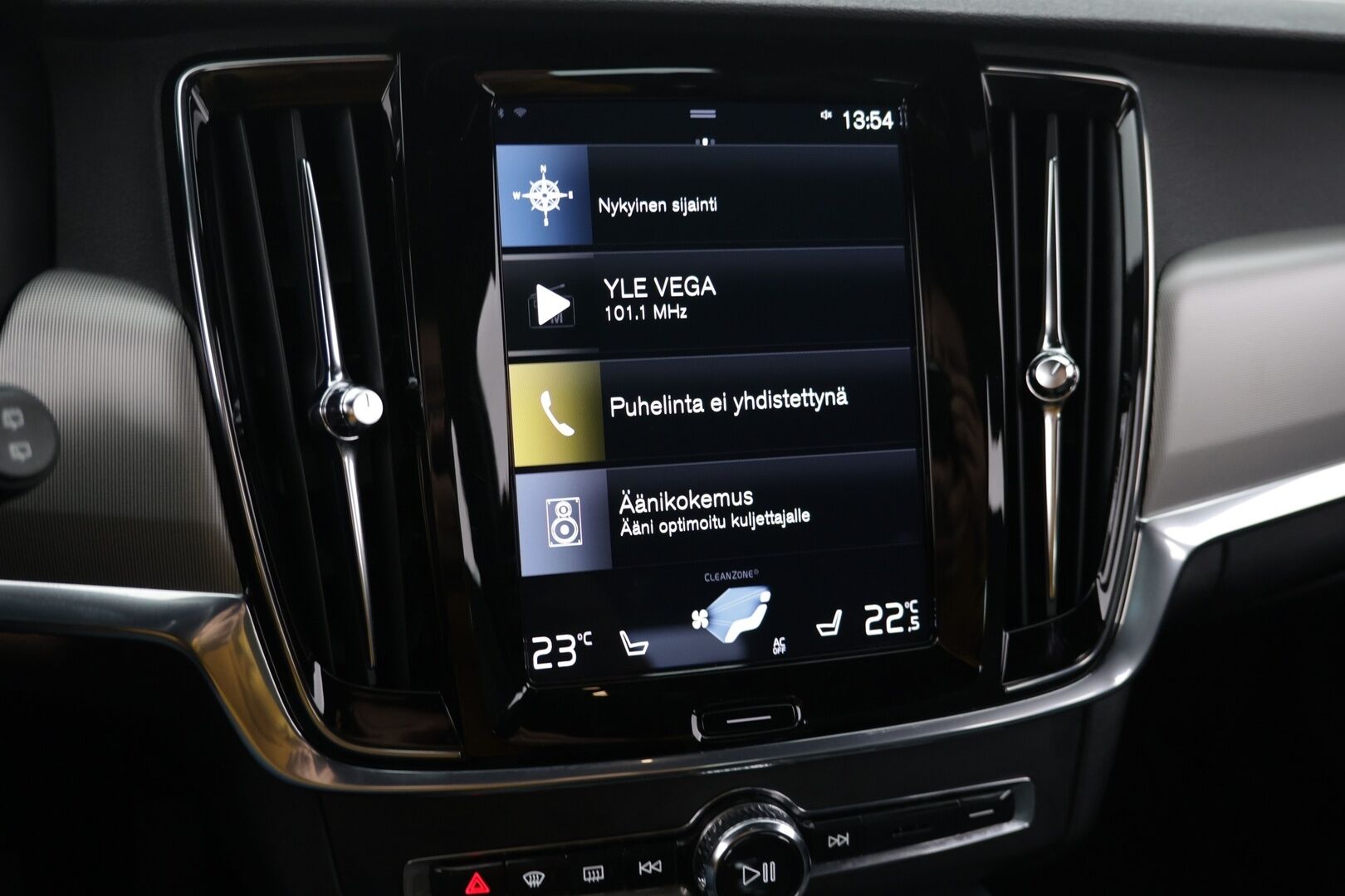 Volvo V90 2021 V90 T6 AWD Momentum Pro aut * Facelift / Webasto / VOC / H/K / Keyless / 360 / Nahat / Sähkökontti * - Merkkiliikkeen huoltokirja / Jakopää vaihdettu juuri